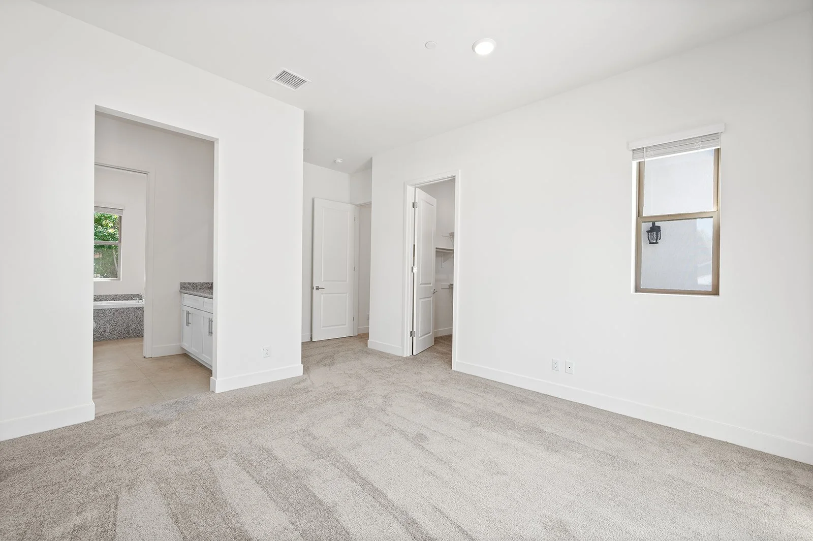 30 Suffolk Ave-22.jpg