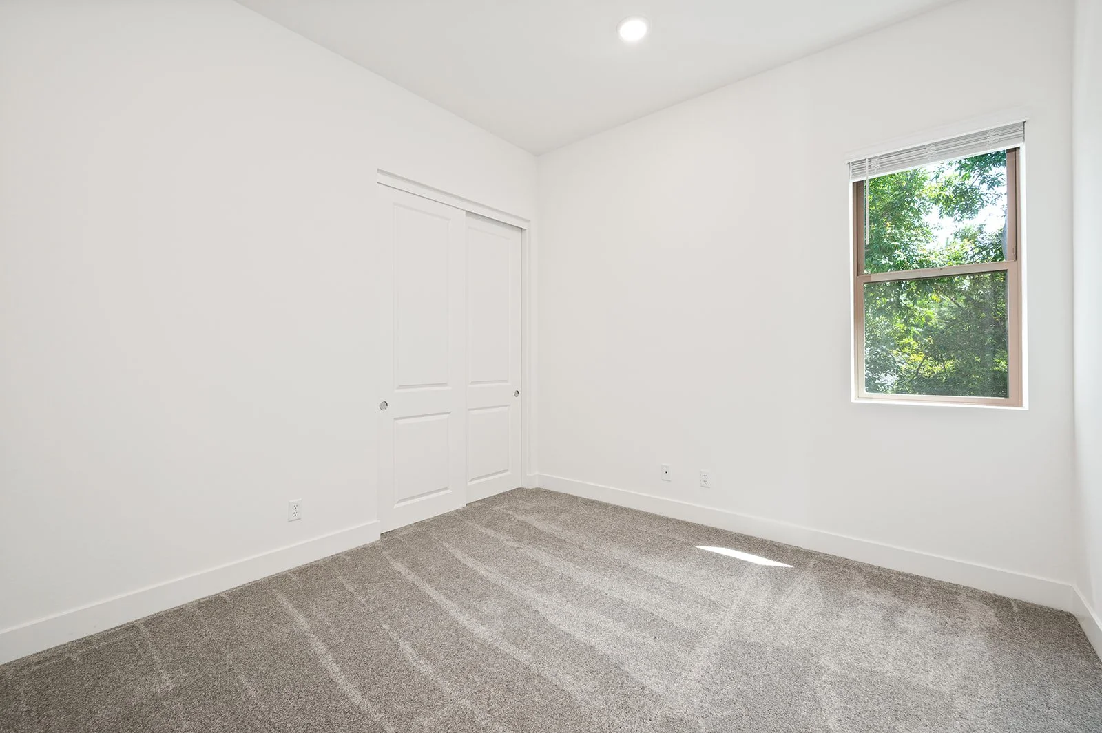 30 Suffolk Ave-28.jpg