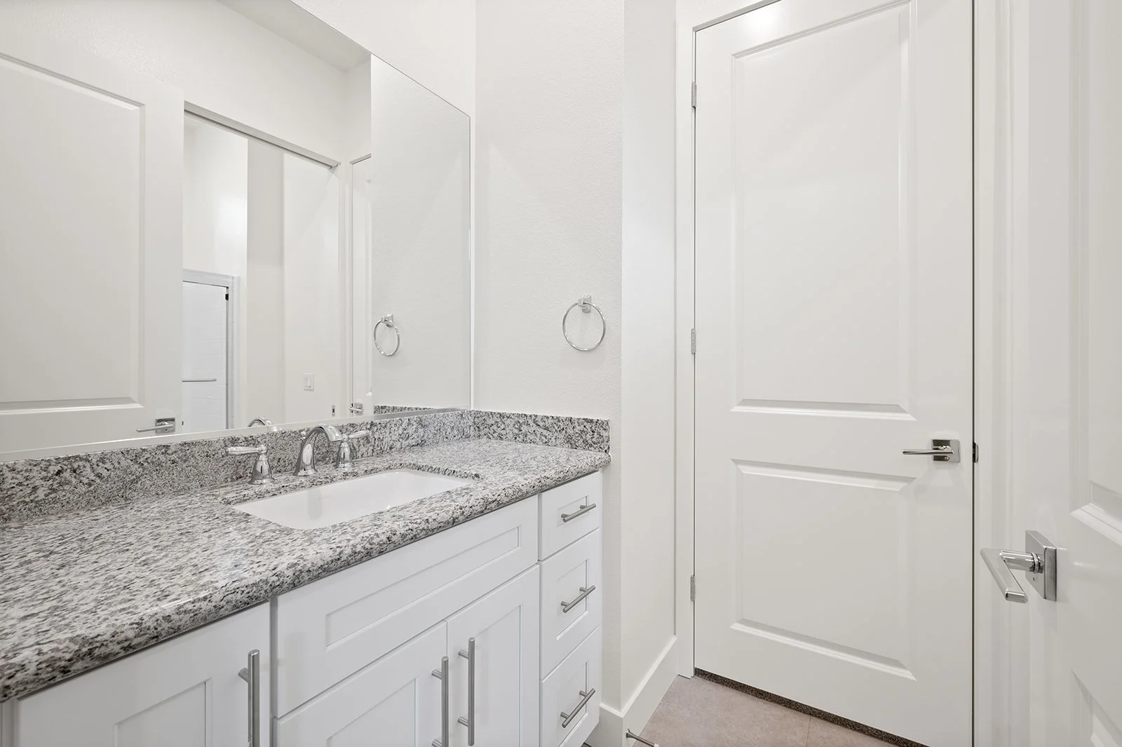 30 Suffolk Ave-32.jpg