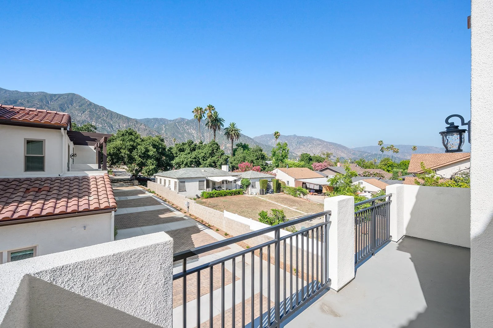 30 Suffolk Ave-37.jpg