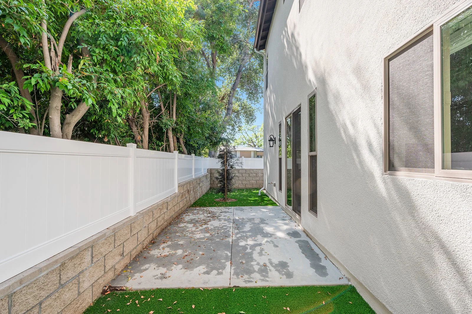 30 Suffolk Ave-39.jpg