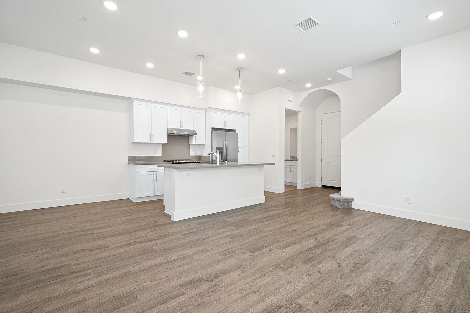 30 Suffolk Ave-49.jpg