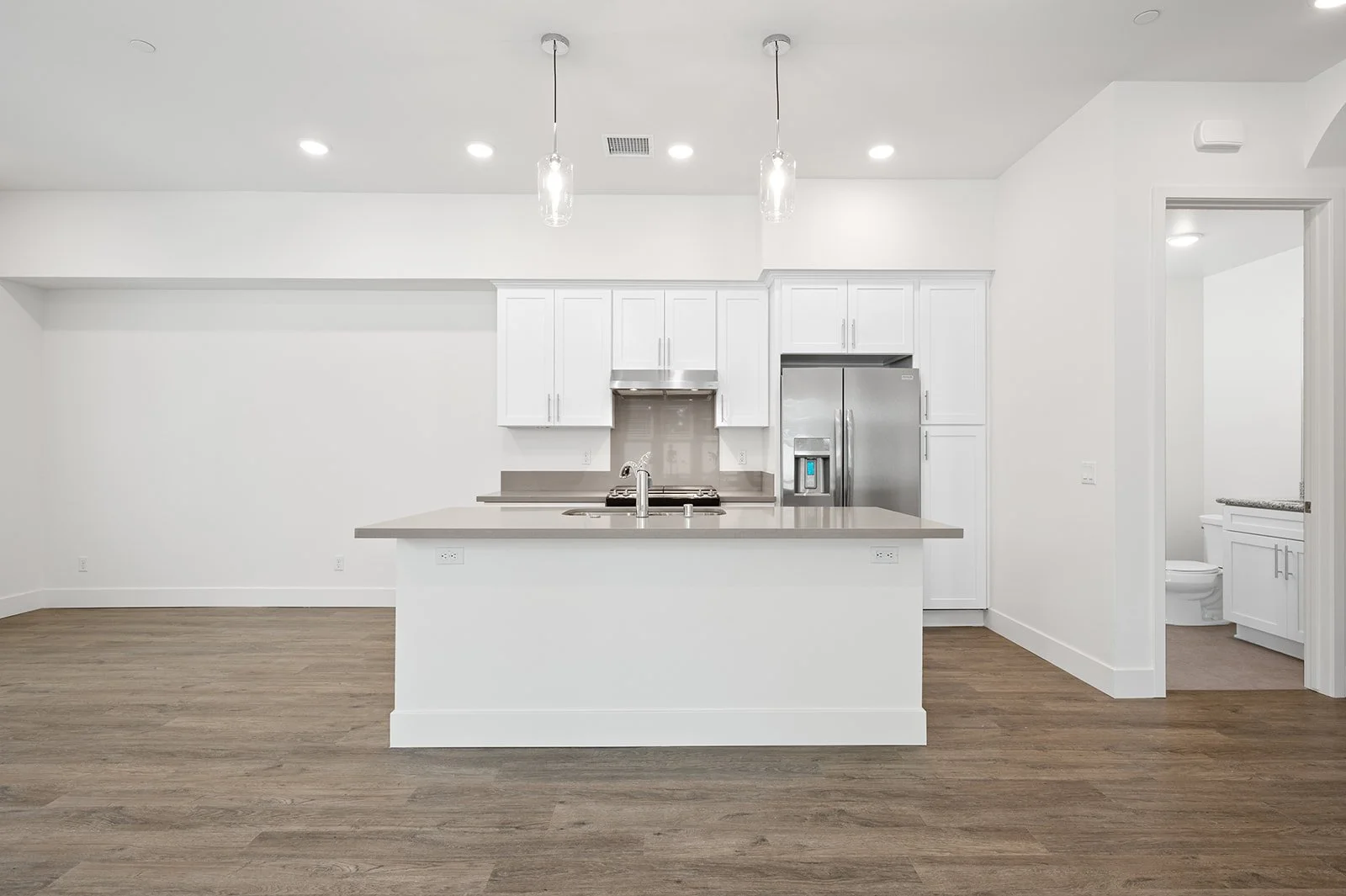 30 Suffolk Ave-50.jpg