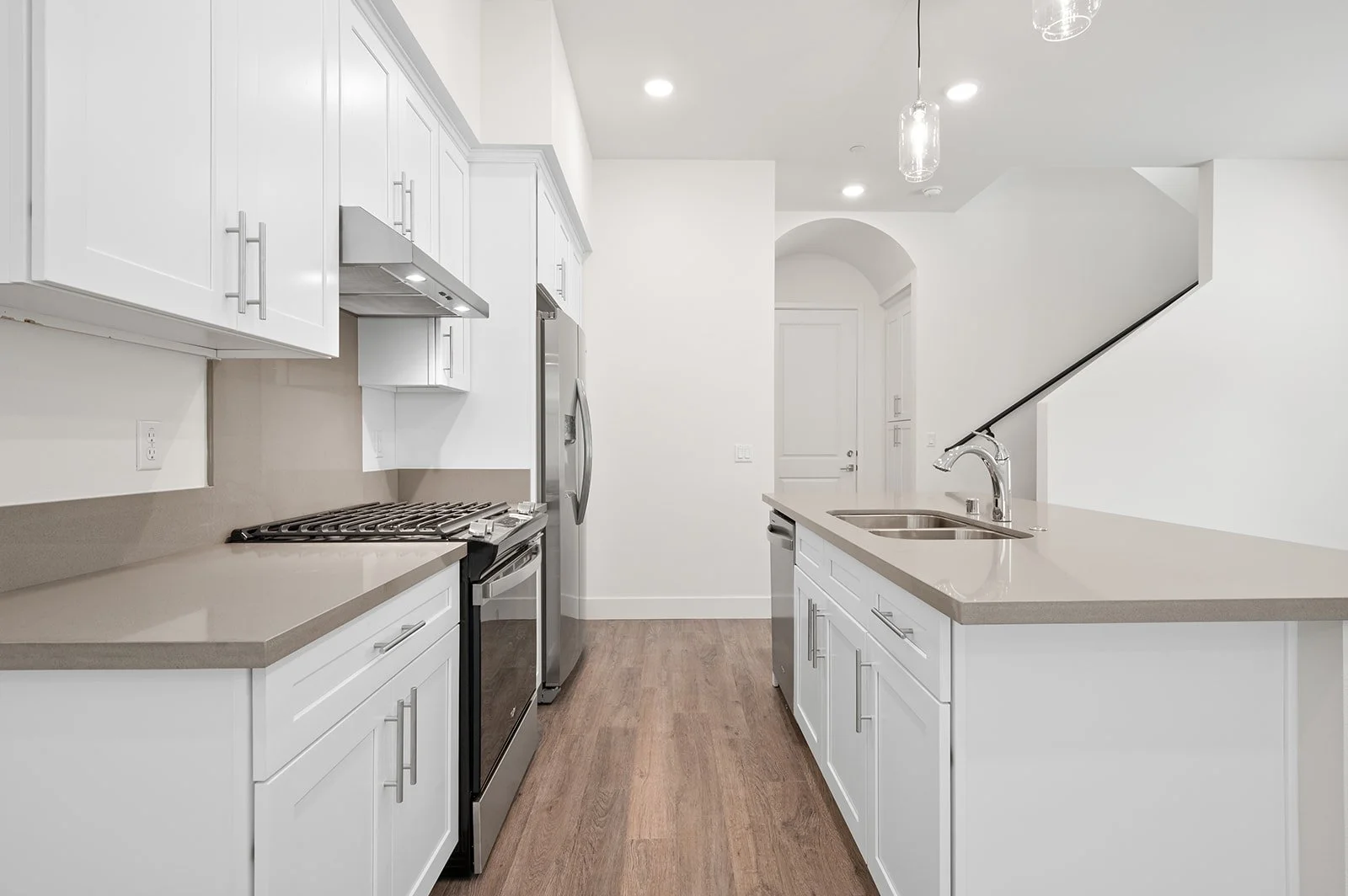 30 Suffolk Ave-53.jpg