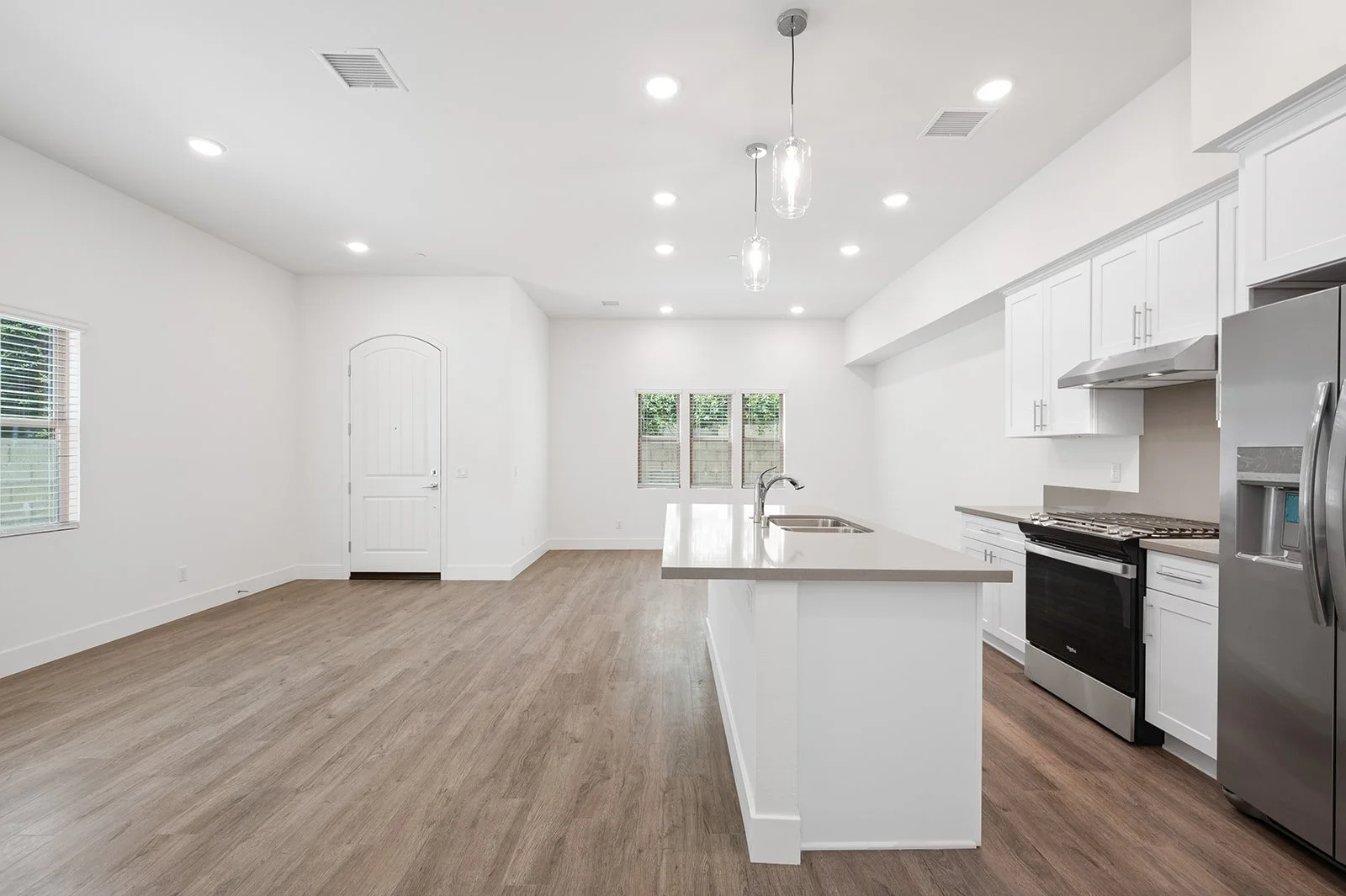 30 Suffolk Ave-55.jpg