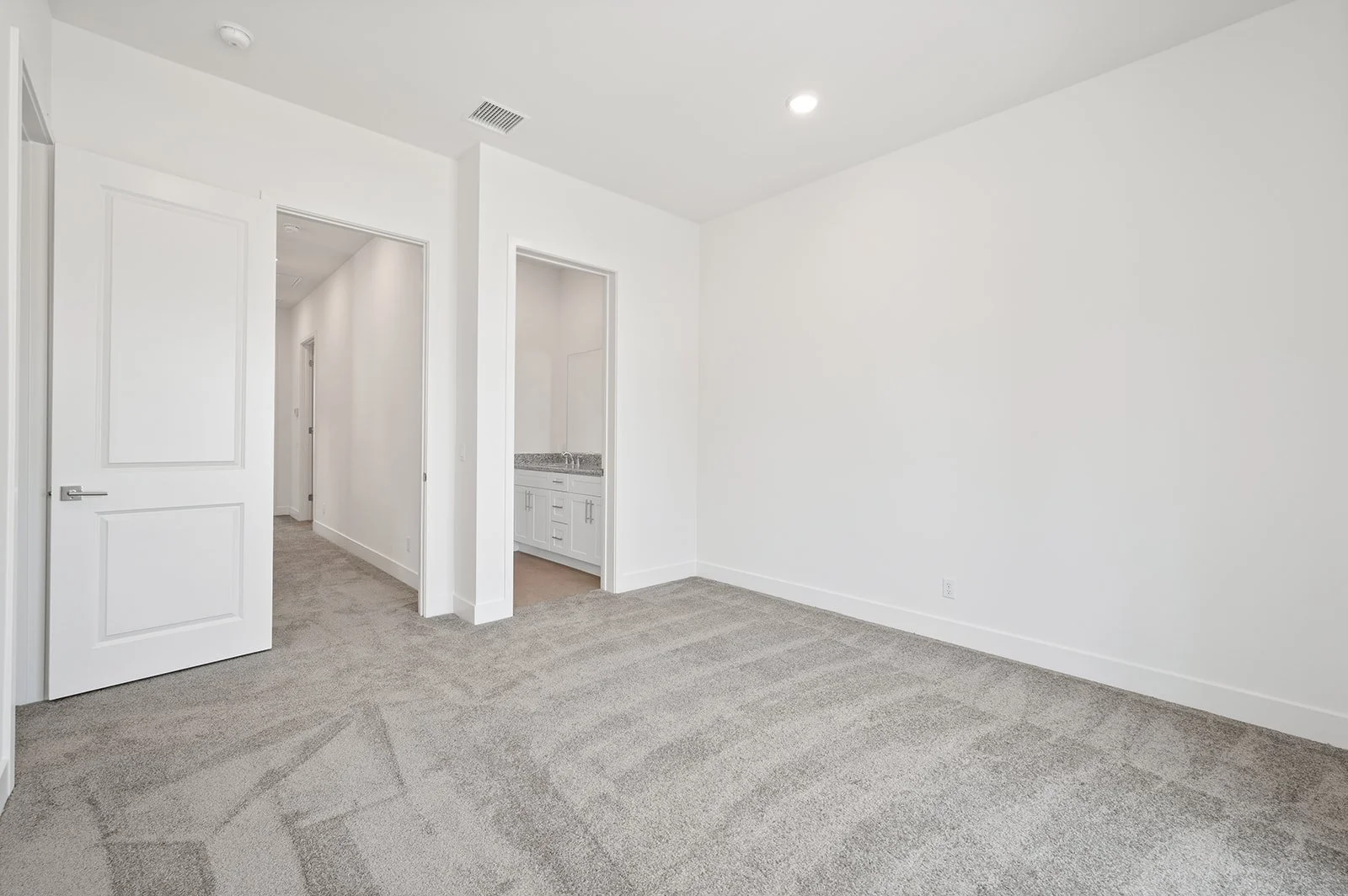 30 Suffolk Ave-63.jpg