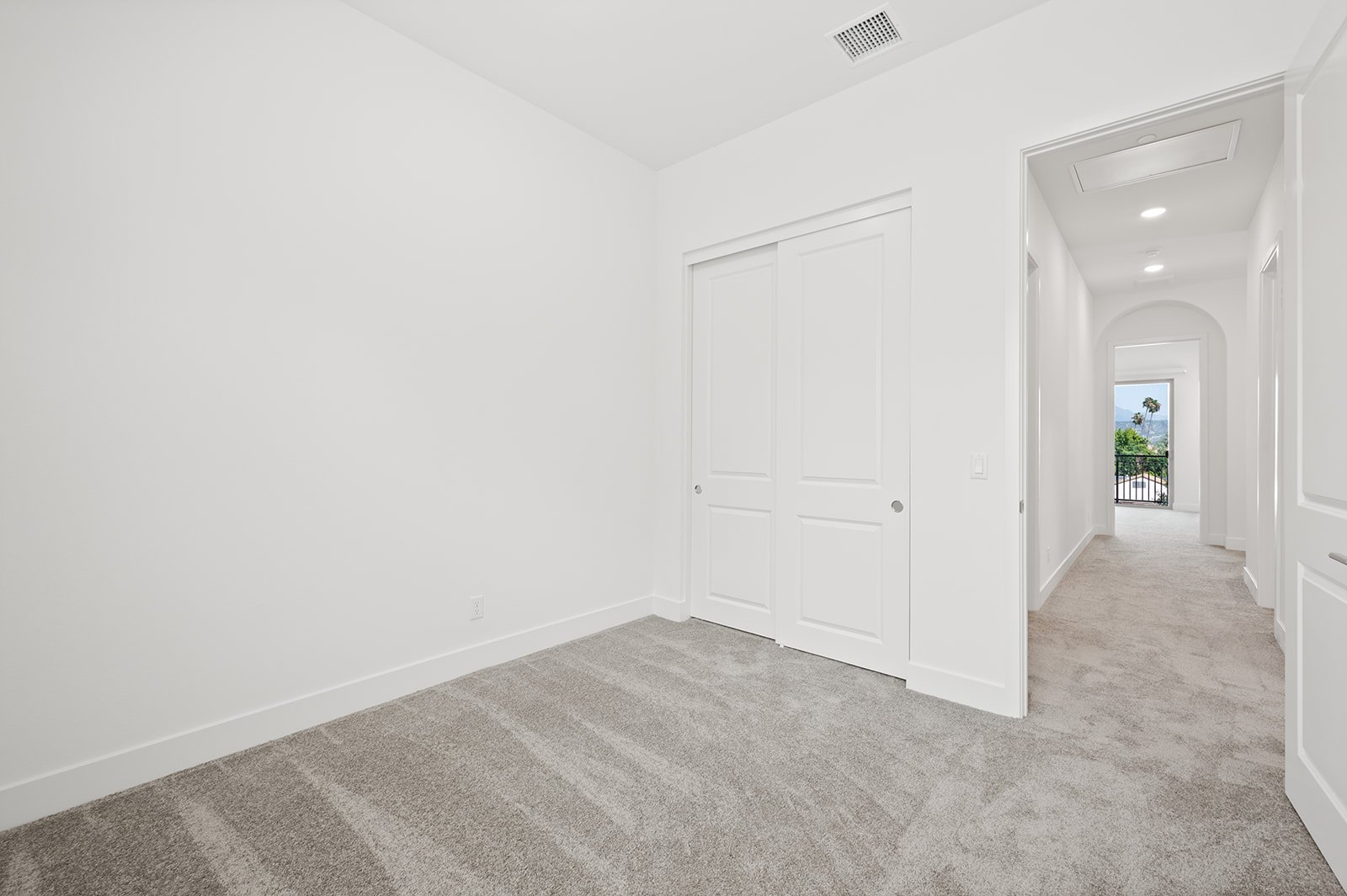 30 Suffolk Ave-69.jpg