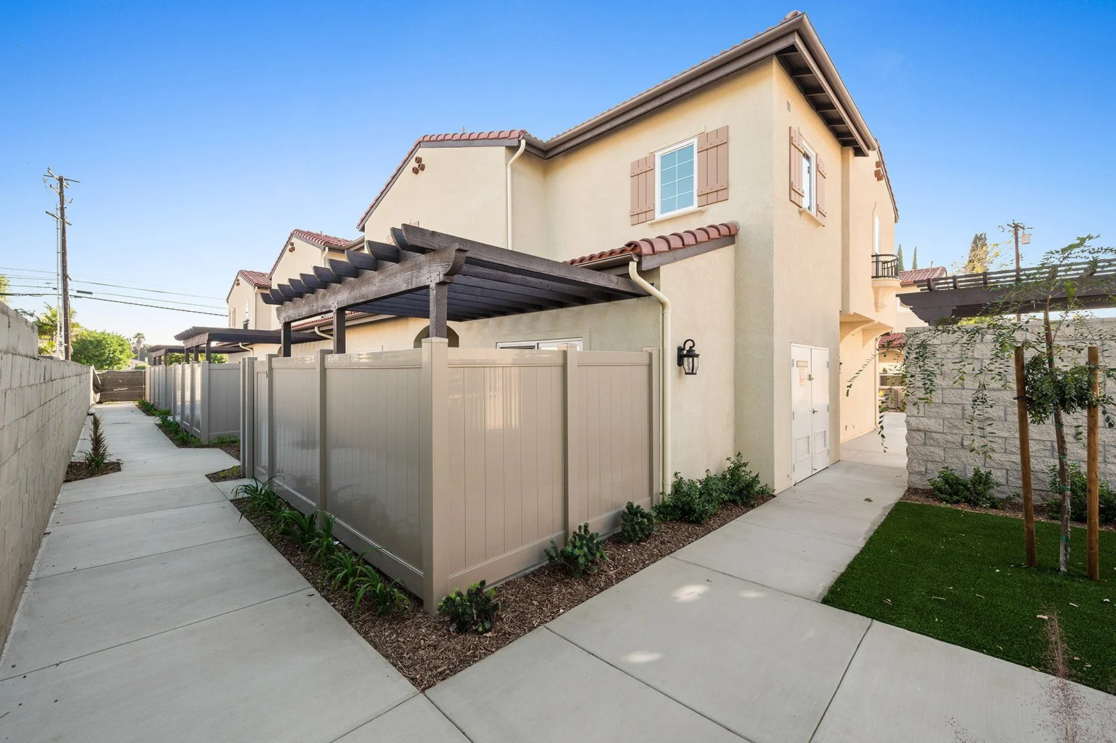 961 E Phillips Blvd-6.jpg