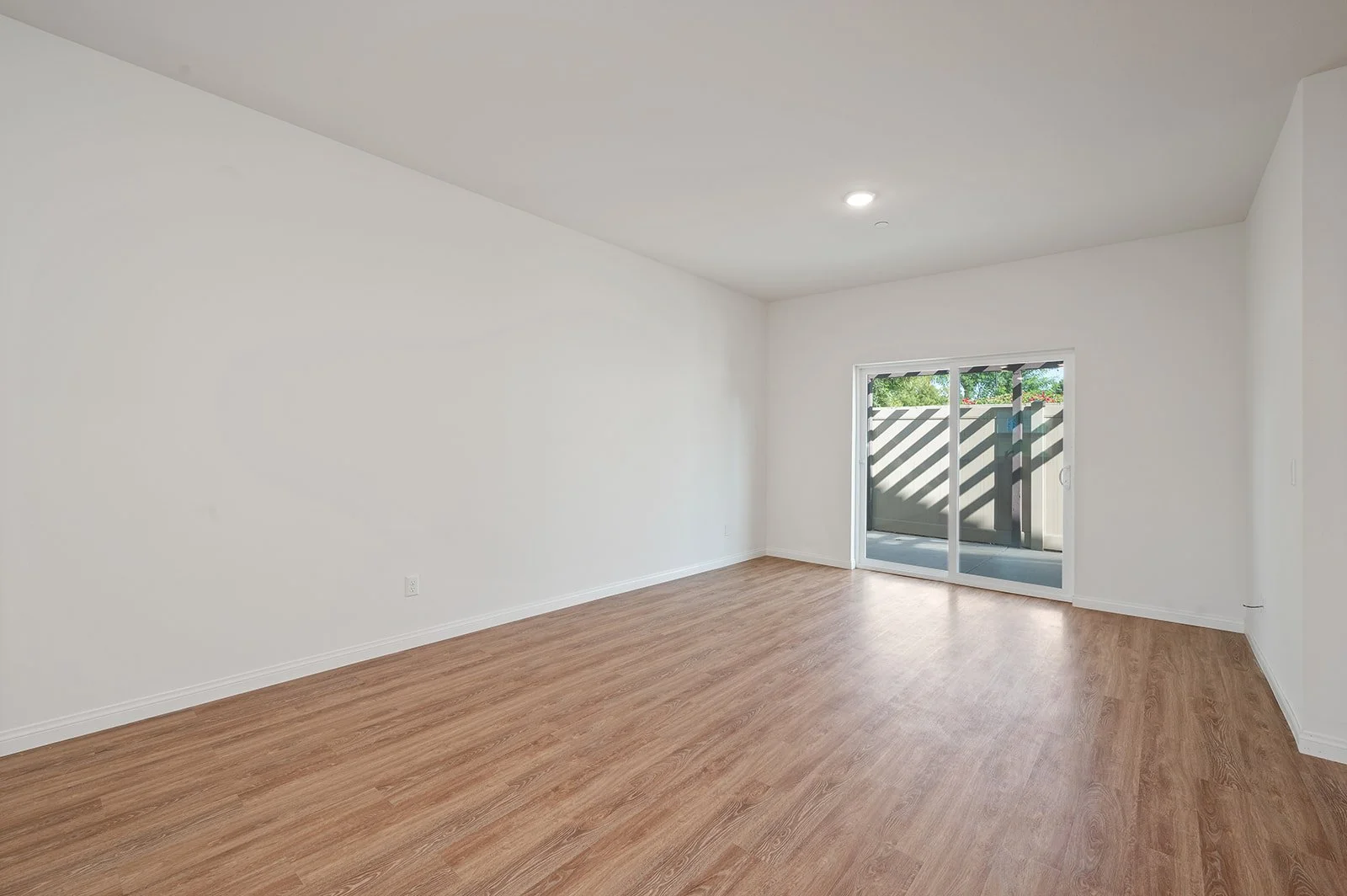 961 E Phillips Blvd-13.jpg