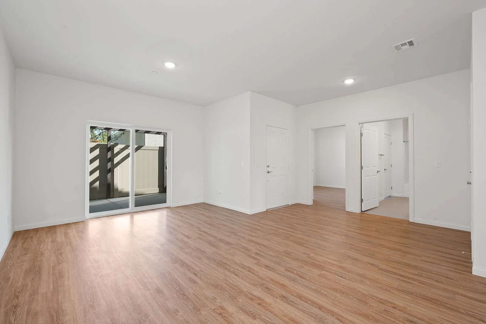 961 E Phillips Blvd-14.jpg