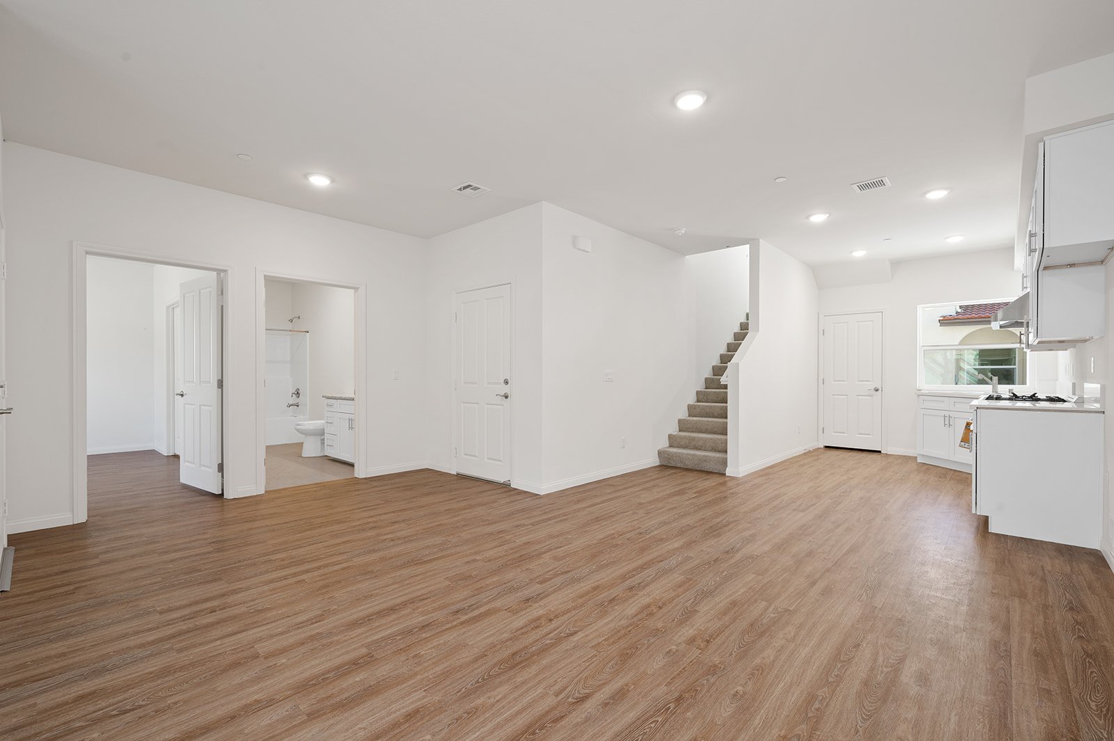 961 E Phillips Blvd-15.jpg