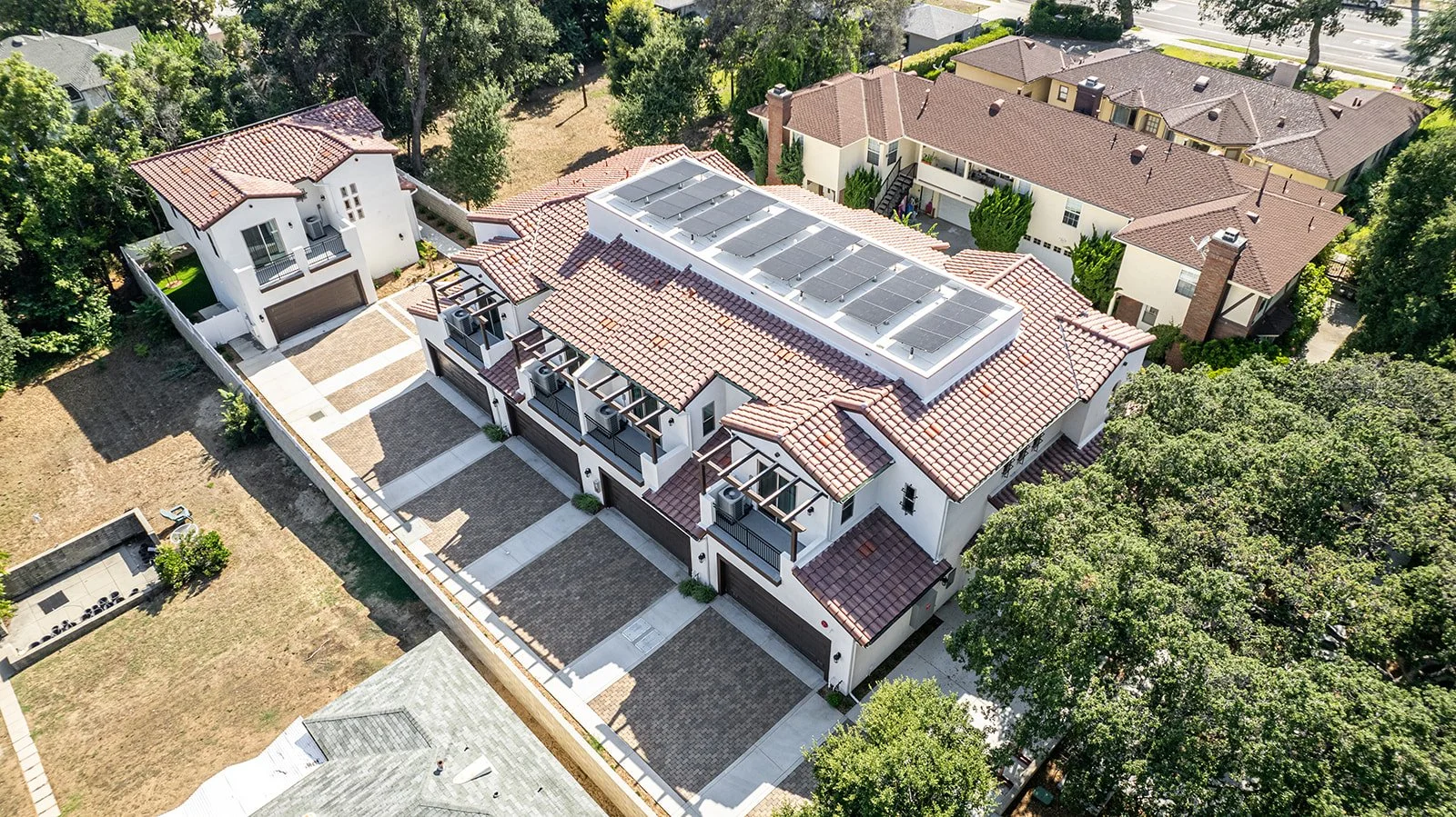 30 Suffolk Ave-82.jpg