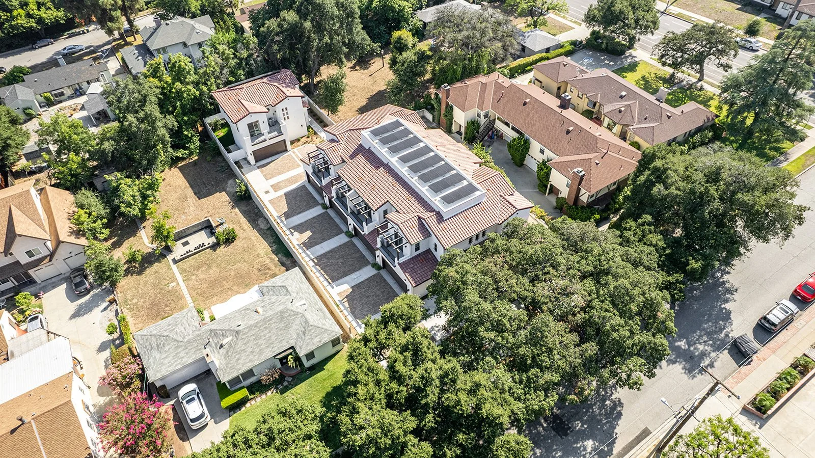 30 Suffolk Ave-83.jpg