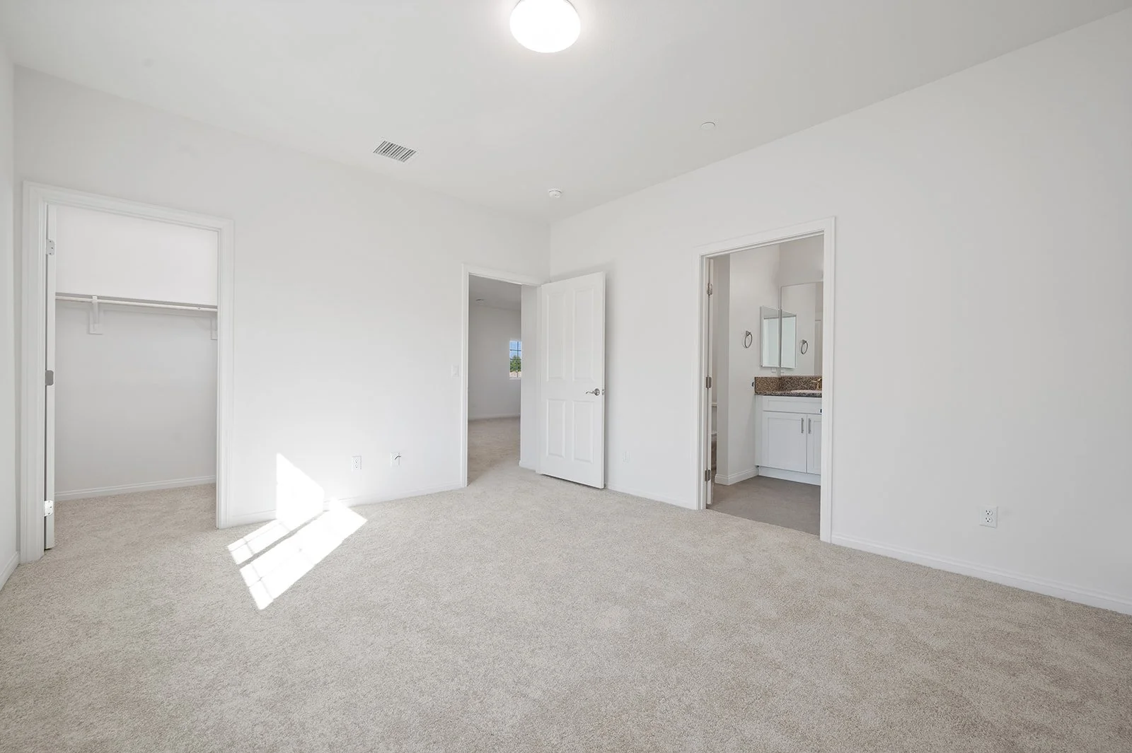 961 E Phillips Blvd-32.jpg