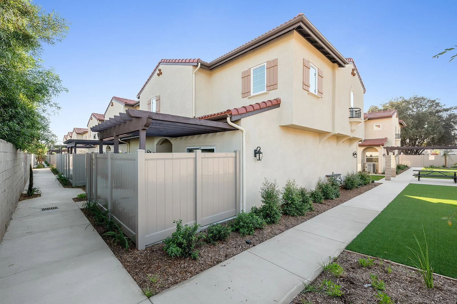 961 E Phillips Blvd-83.jpg