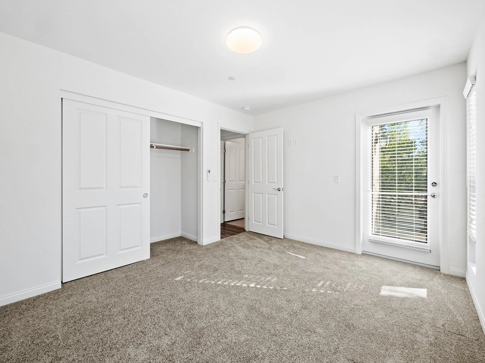 127 E Highland Ave-16.jpg