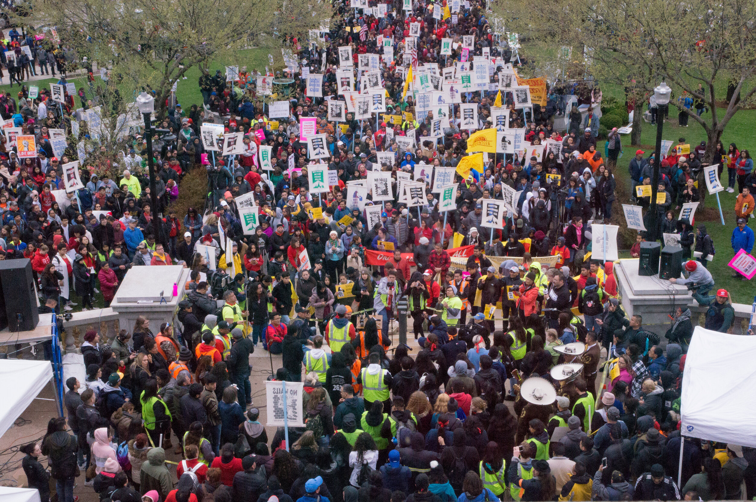  Thousands of Wisconsin immigrant workers rally in Madison at the State Capital in support of drivers licenses for all.  