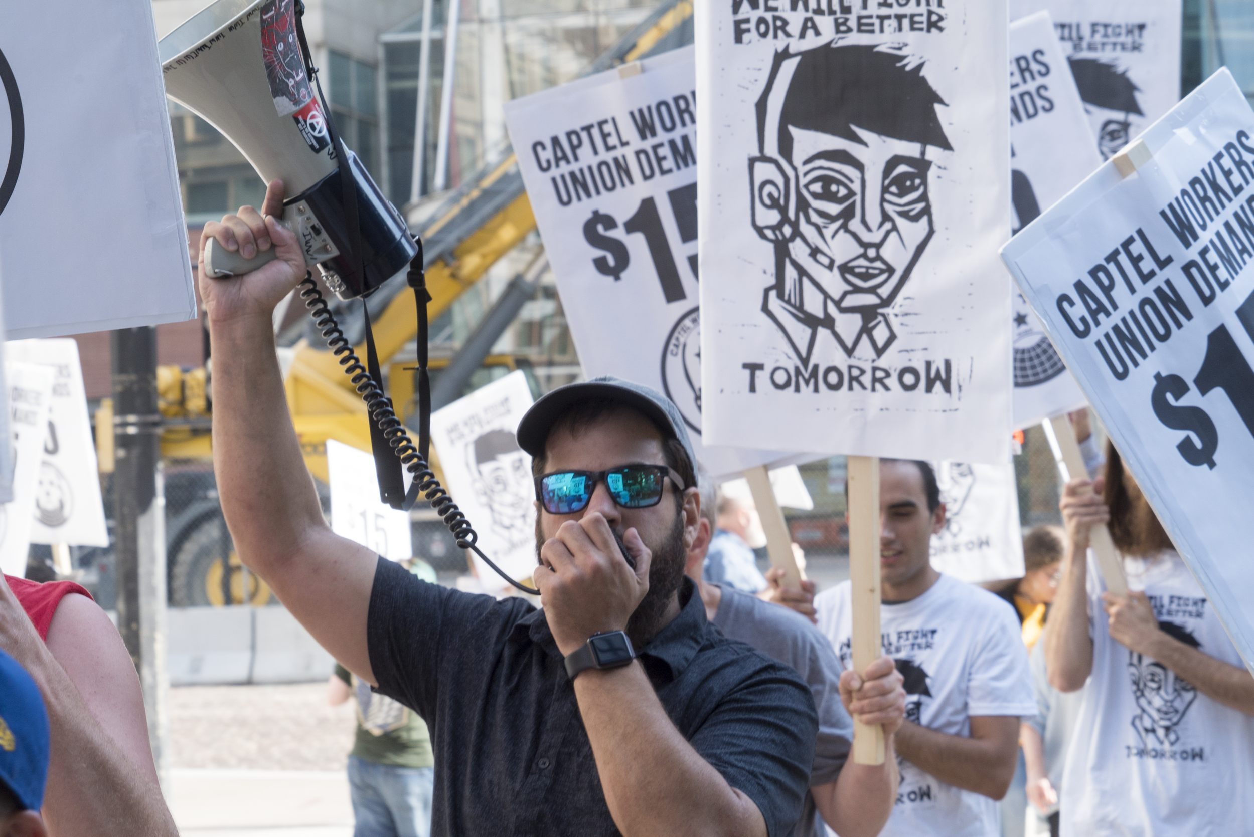  The Captel Workers Union pickets Captel demanding higher wages. 