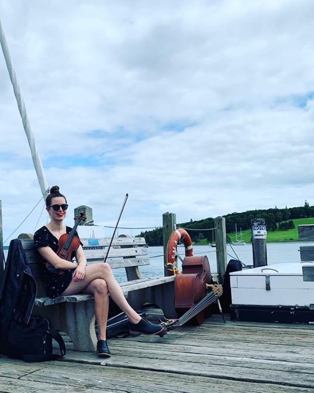 Nothing like a seaside wedding on a wharf in Lunenburg surrounded by boats and whalewatchers. We got fish and chips on the way home🍤🍟🌈 #lunenburgnovascotia #atlanticoceanview #novascotiafishing
