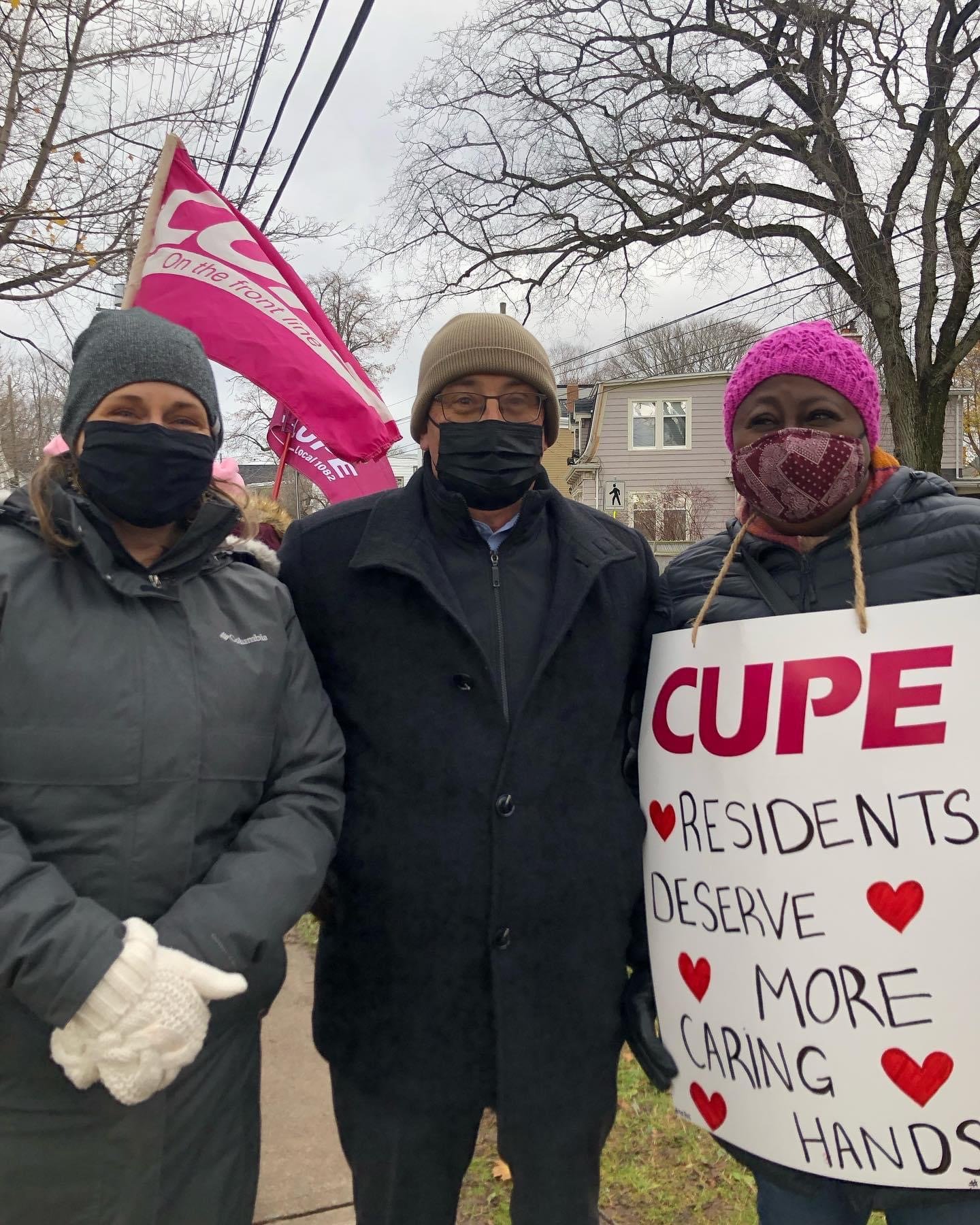 Sue, Gary CUPE Rally 2021.JPG