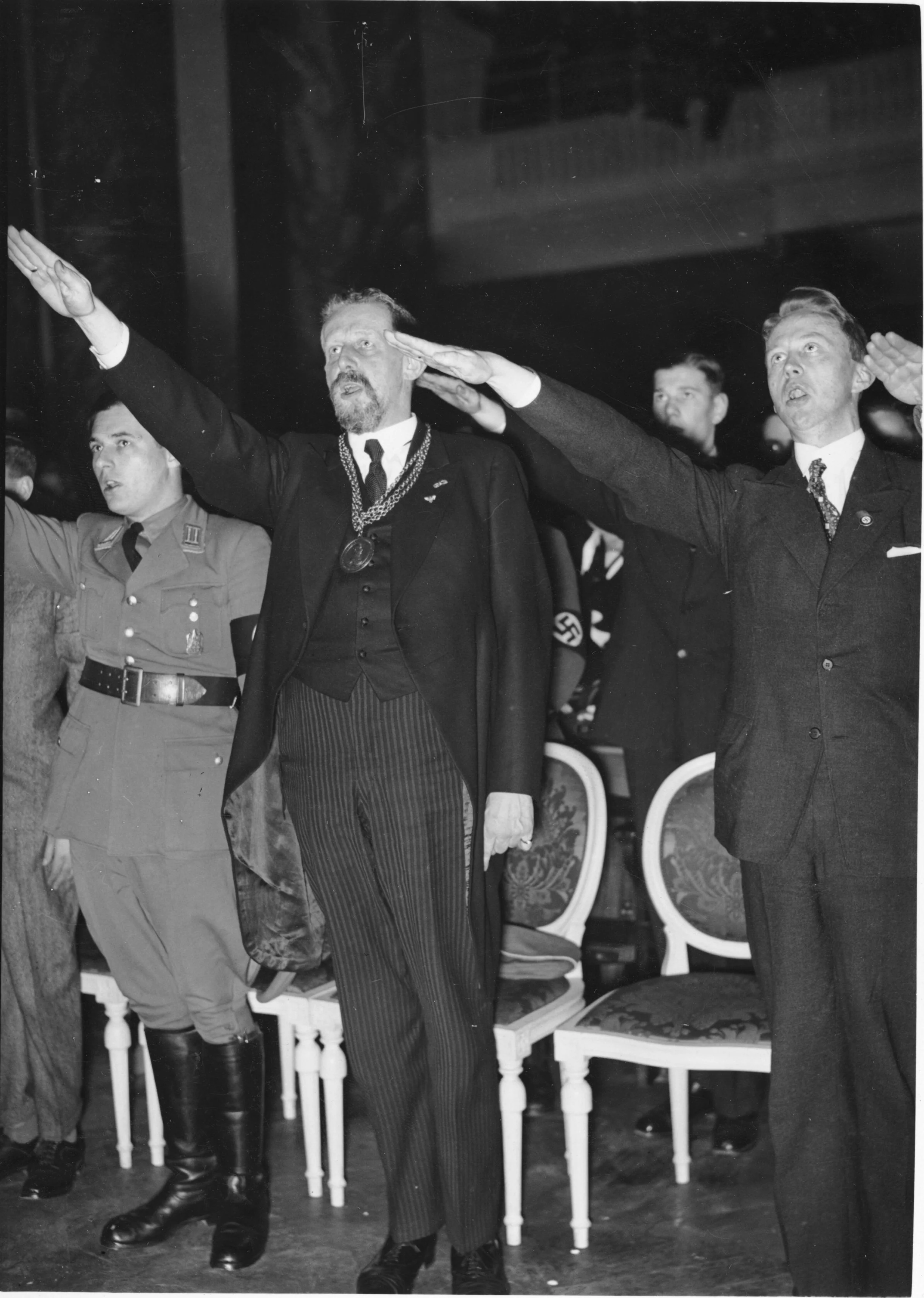 28X fischer in berlin, 1934.jpg