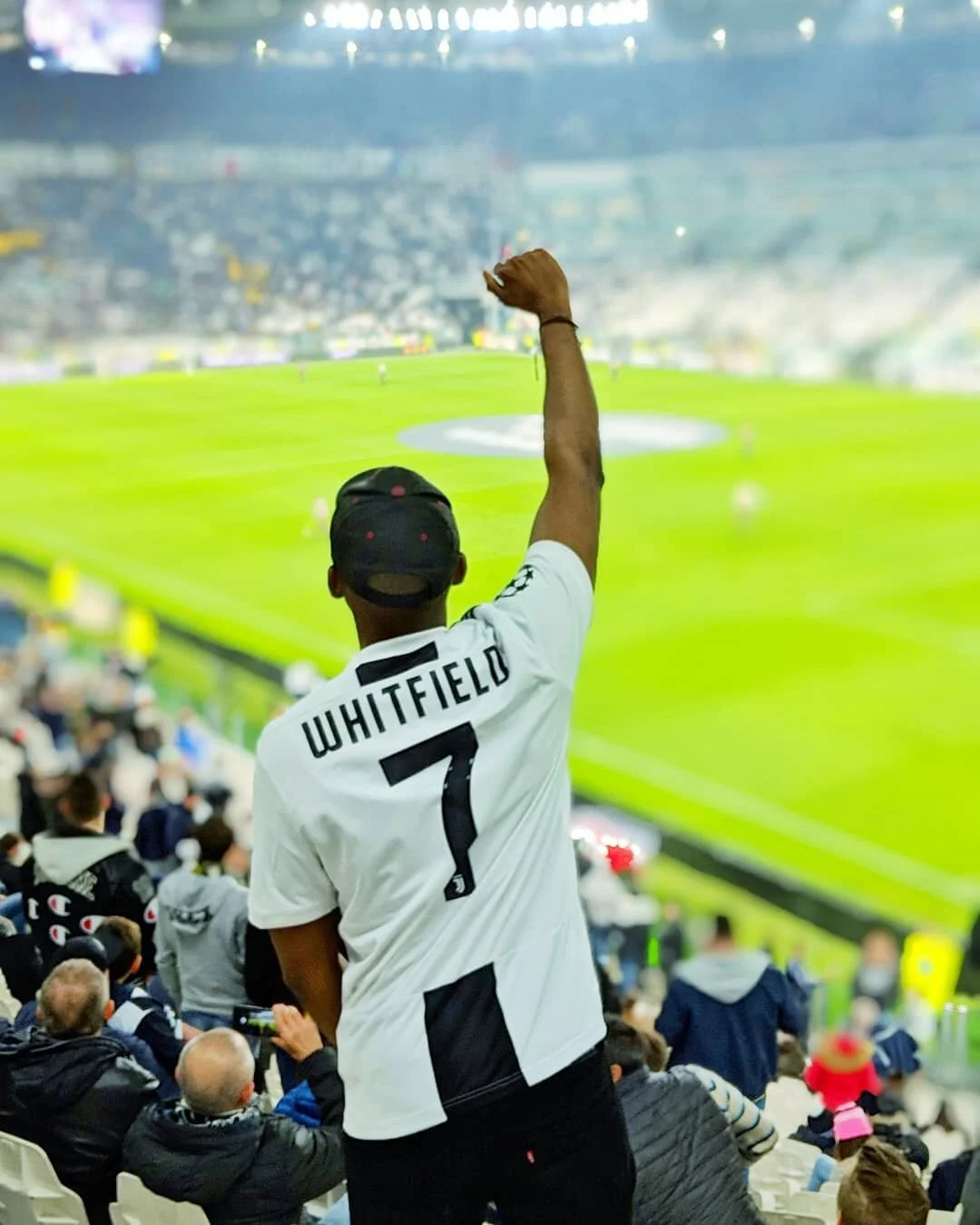 Sometimes, you just gotta root for yourself. ✊🏾 .
.
.
(Especially when @cristiano doesn't play in the match you defied space and time to get to....and you don't understand the sport anyway. 🤷🏾&zwj;♂️) .
.
[March 2019]
.
.
#Italy #ForzaJuve