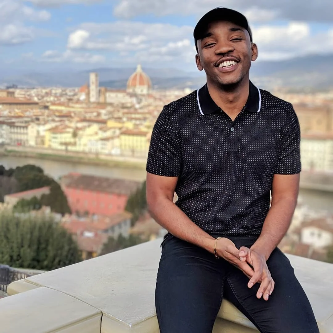 Oh, the places you'll go. From Florence, SC to Florence, Italy. Simile ma diverso.🇮🇹
. .
.
While Italy and SC are indeed very different, there are some things that are similar. 👉
.
.
David by Michelangelo --> David McLeod Blvd
Outdoor markets -