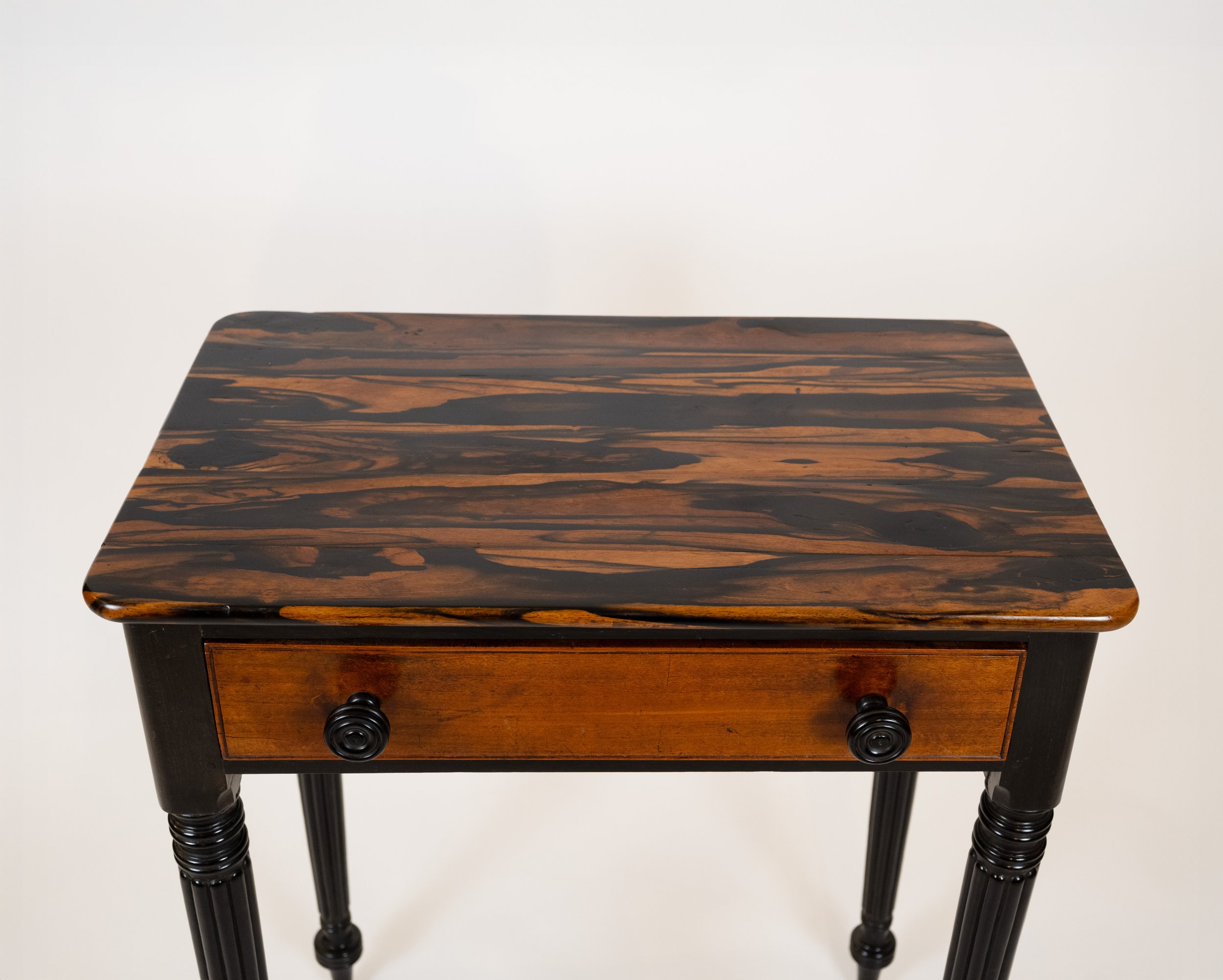 small black leg table 5.jpg