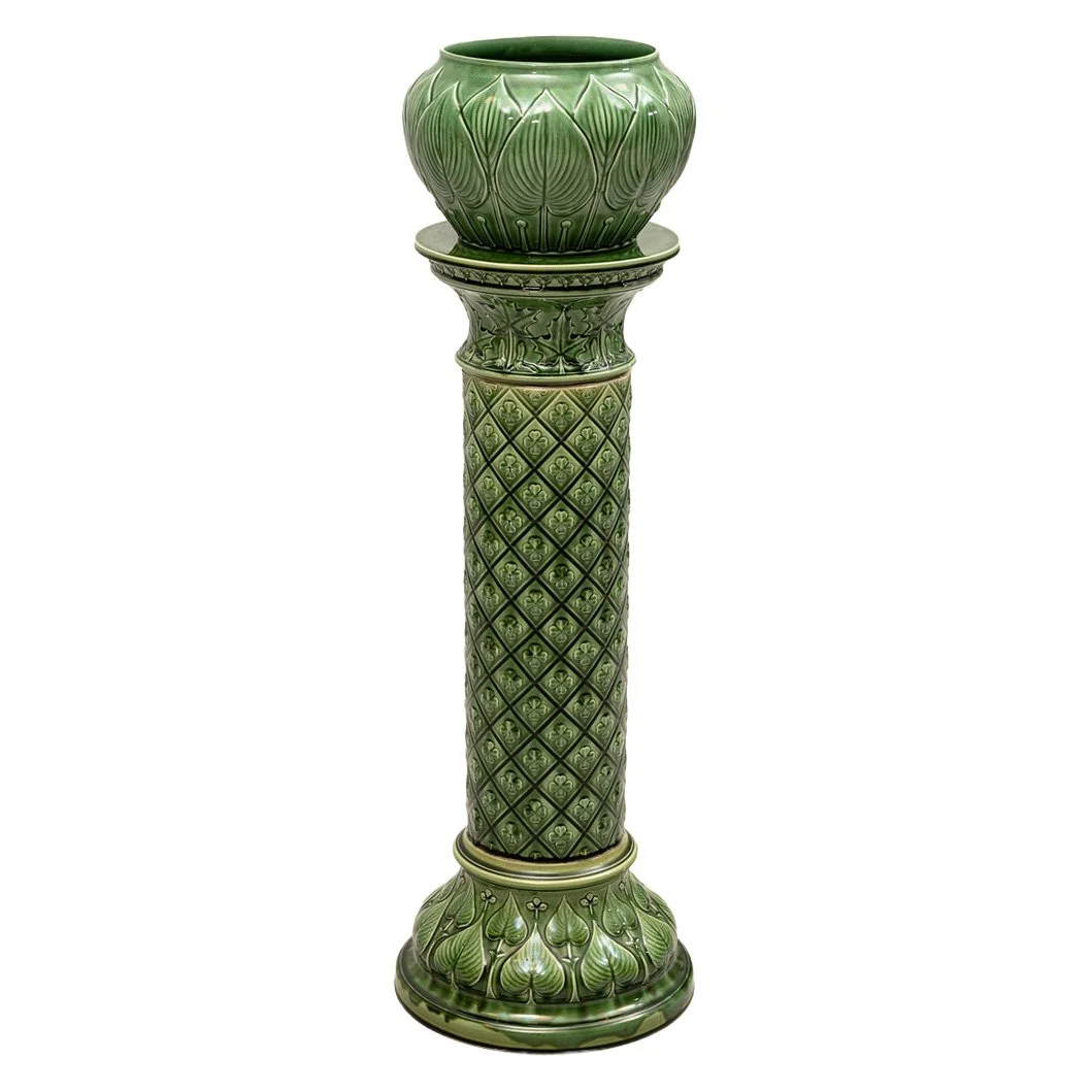 green ceramic pedestal 2.jpg