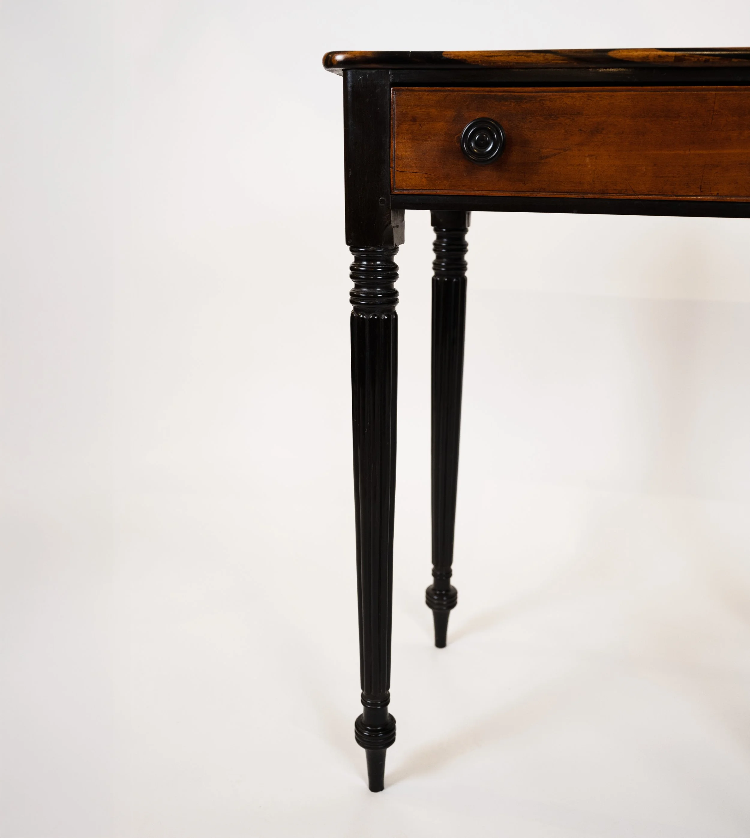 small black leg table 4.jpg