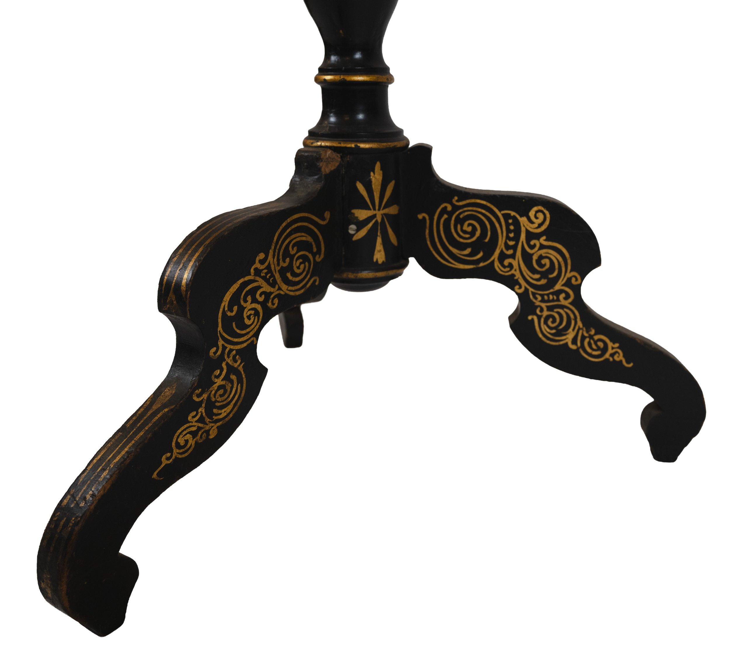 tilt top round table 5.jpg