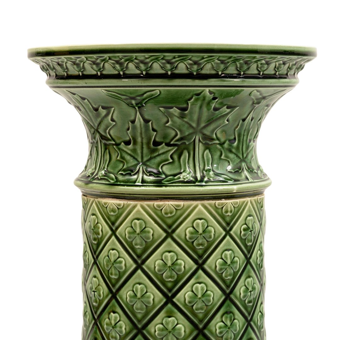 green ceramic pedestal 5.jpg