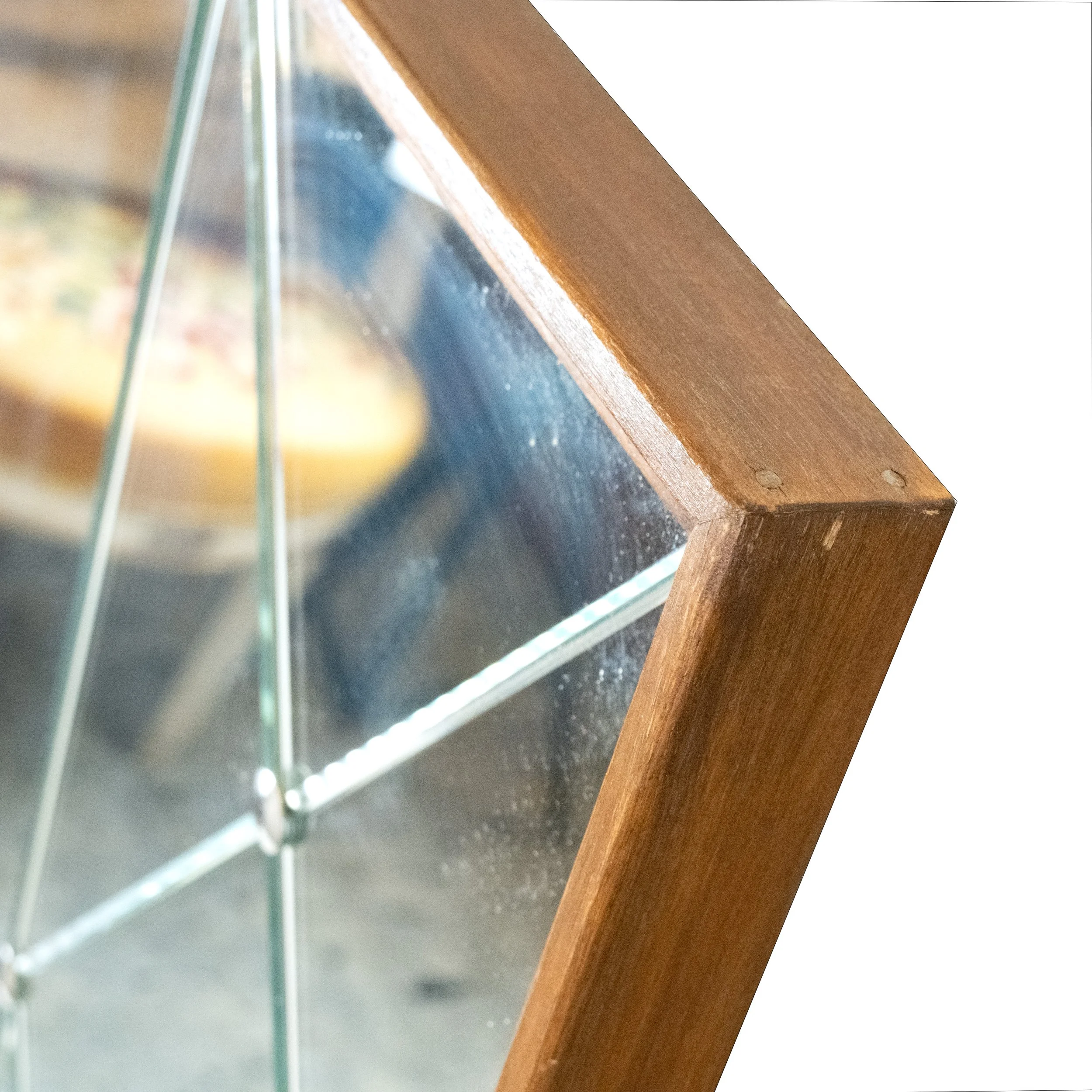 detail-top-corner-light.jpg