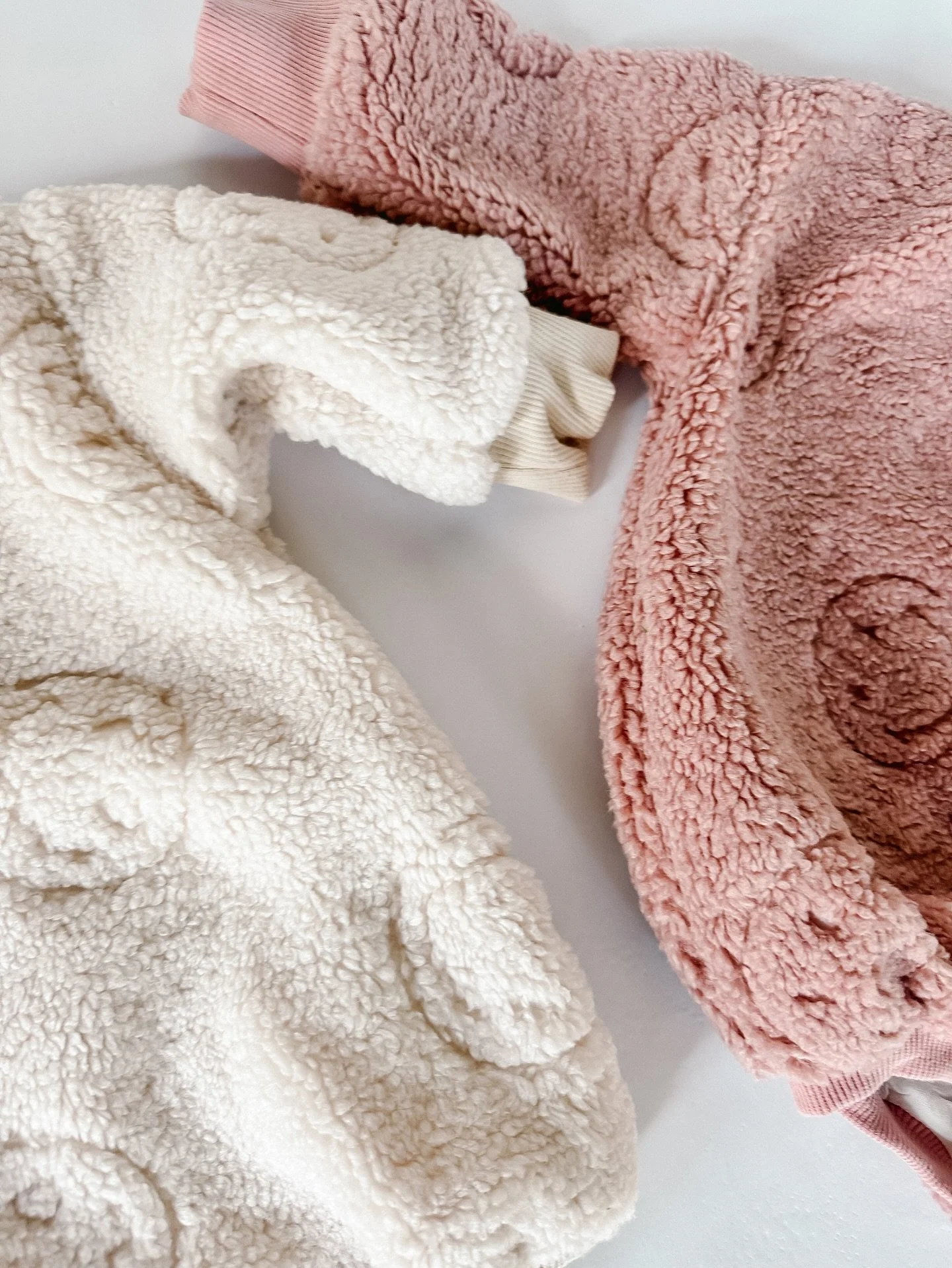 SHOPPING Spree on Me!! 

✨W I N ✨a Sherpa of your choice (size + color) tell your friends and spread the word!! 

How to enter:
1️⃣ Follow @beck.and.palm
2️⃣ Like + Save this post
3️⃣ Tag a friend who loves cozy baby clothes (1 tag = 1 entry)

✨ Bonu