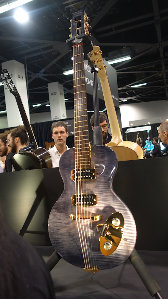 Customgjuitar1.JPG