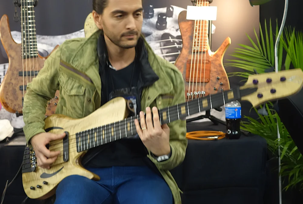 CustomBass1.JPG