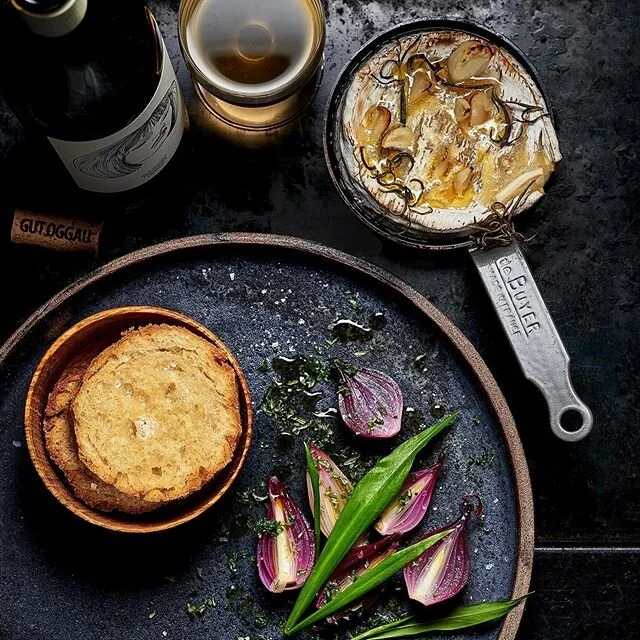 Butter fried bread with pickled red onions, ramsons wild garlic oil and a wood oven roasted camembert flavoured with garlic, rosemary and white wine