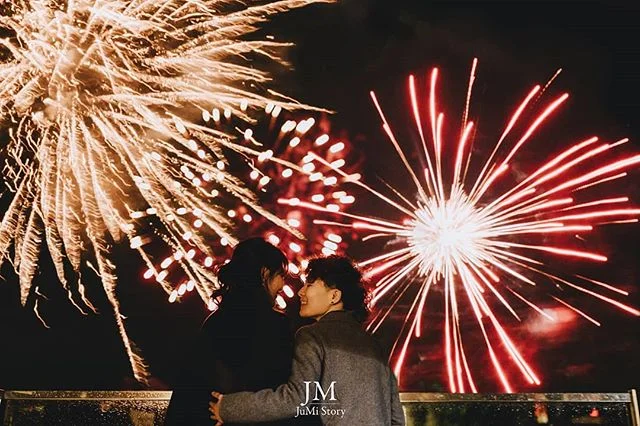 Happy NYE 🌟 Wishing you a new year filled with love and dazzling as this birthday surprise planned by our @__jasminechan__ 📷 @jumistory