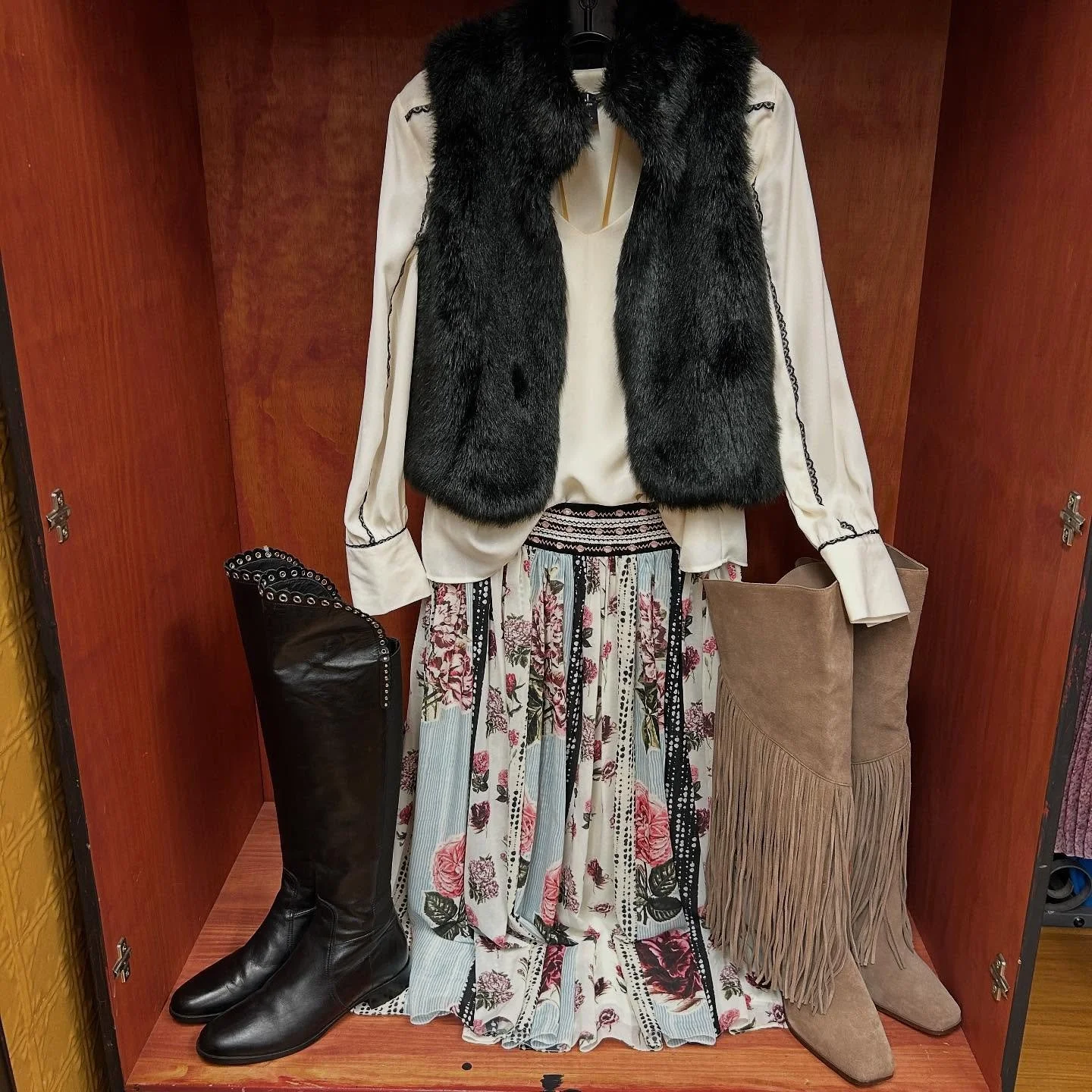 All the Fall Things! Oodles of new, lovely Falls styles. What we&rsquo;re currently obsessed with: a super cool collection of Anthropologie shoes (all size 8, 8.5, or 9), a crazy good batch of silk and cotton floral skirts, and so many awesome transi