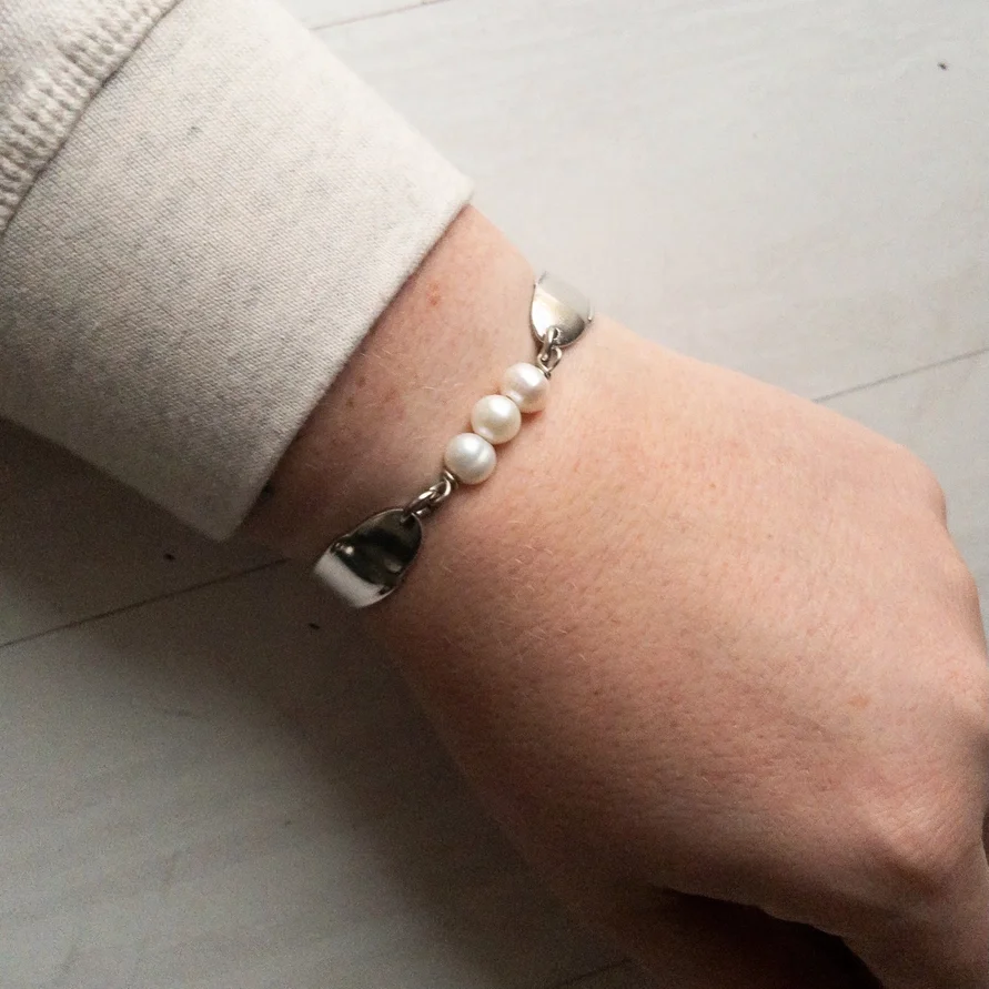 PearlBracelet1.webp