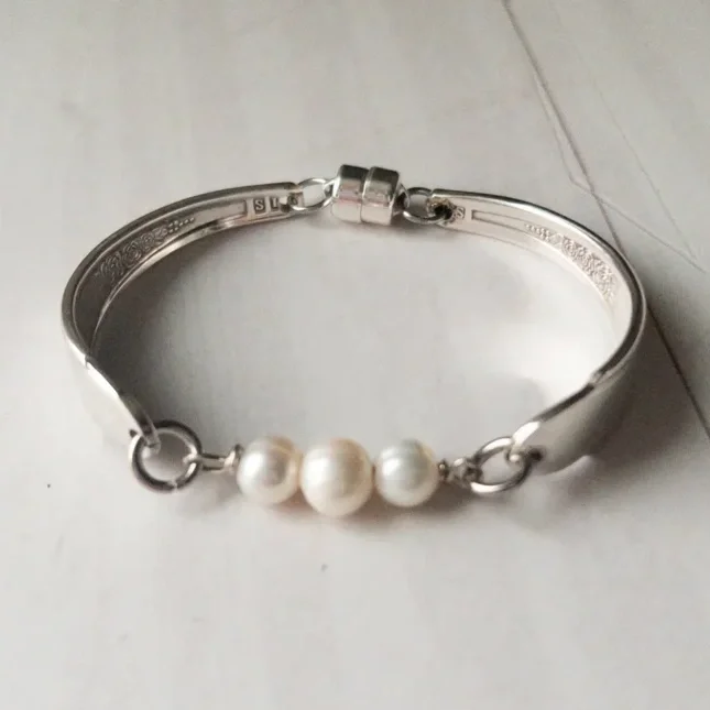 PearlBracelet.webp
