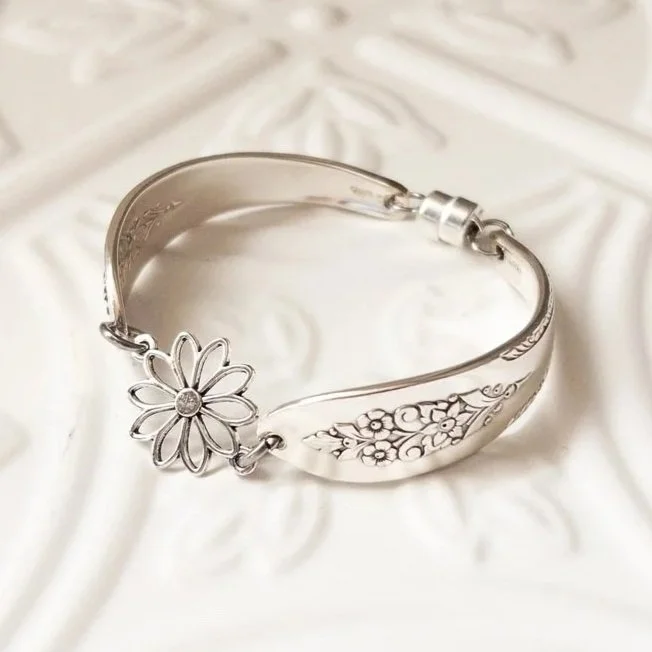 DaisyCharm.jpg