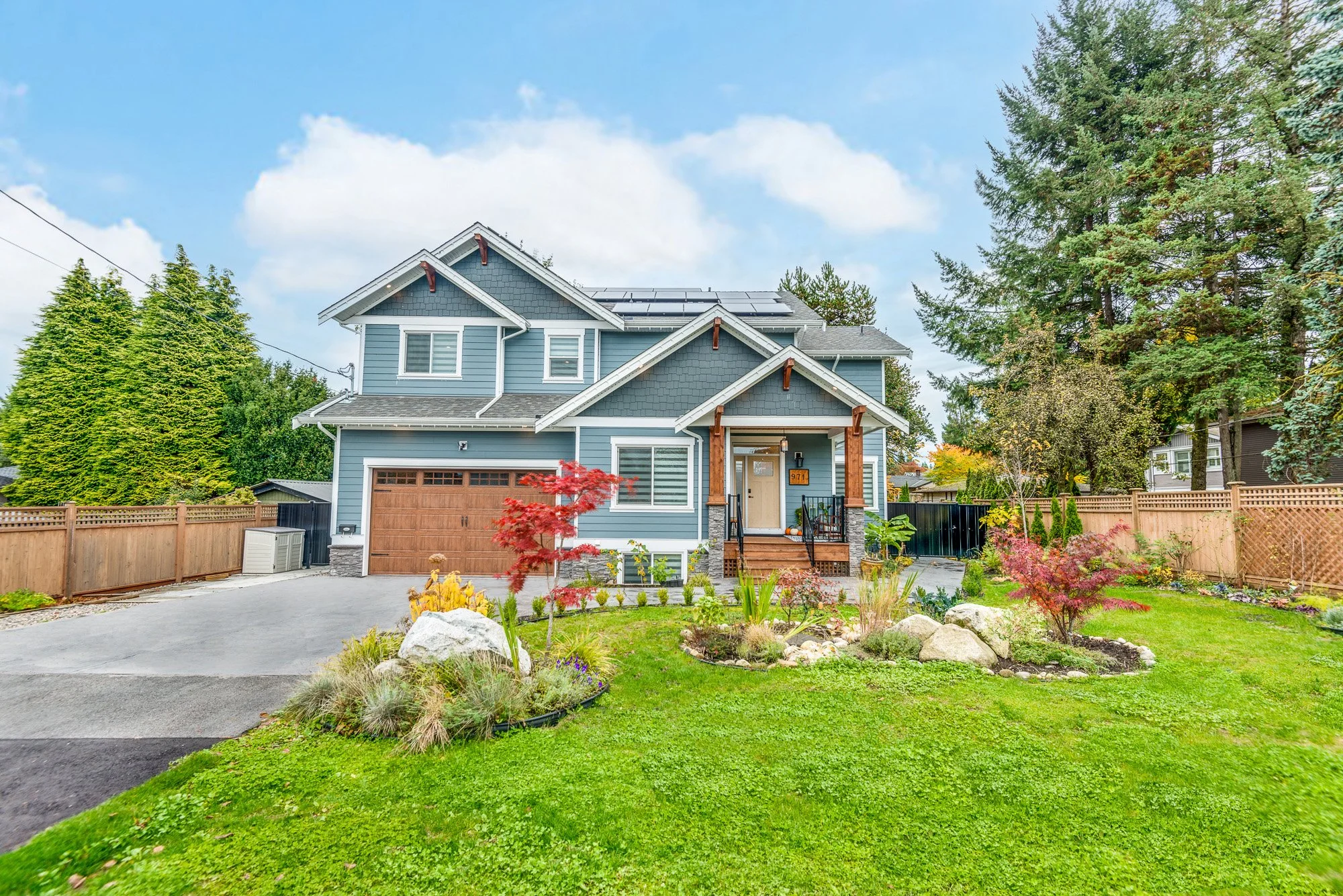 971 Lillian St Coquitlam-4.jpg