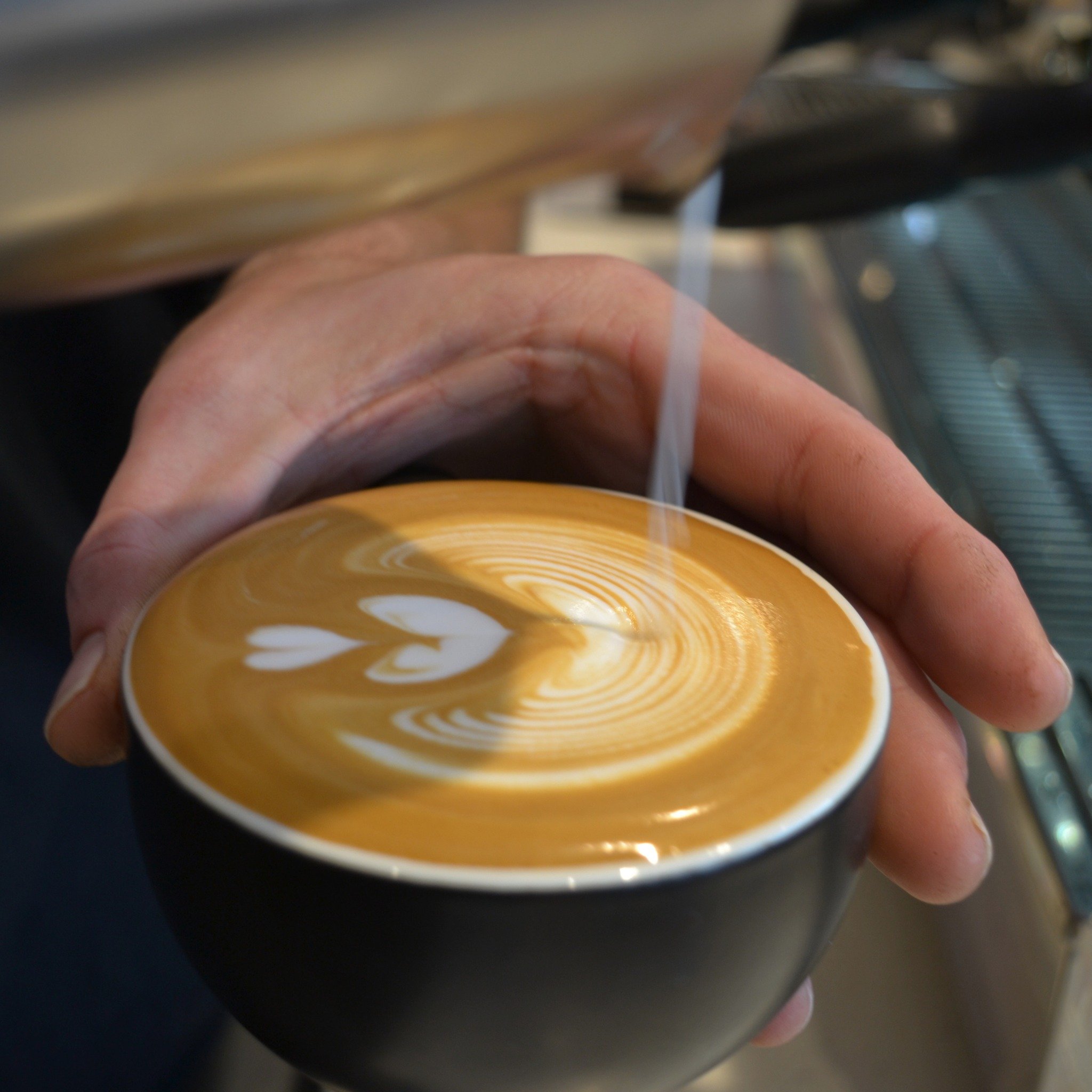Every coffee poured with an extra bit of love 🤎

#carloswagga #coffee