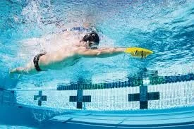 How to Use Swimming Paddles: Tech Paddles vs. Power Paddles