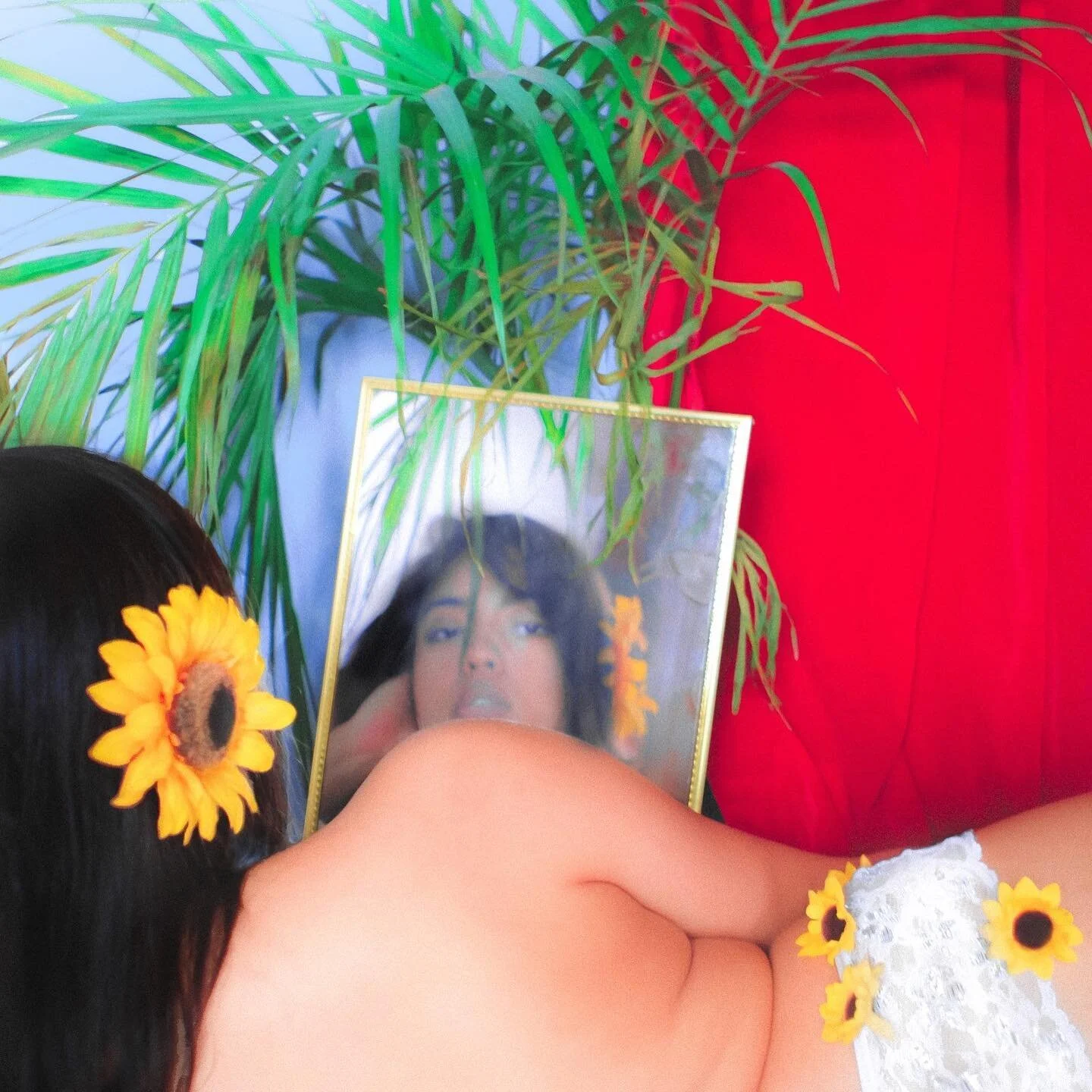 New music &amp; work coming in February. Turn on  my notifications on my page so you can get alerted next time I post. ✨
&bull;
&bull;
&bull;
Model: Veronica Fuego
&bull;
&bull;
&bull;
&bull;
&bull;
&bull;
&bull;
#portrait #photography #film #vsco #v