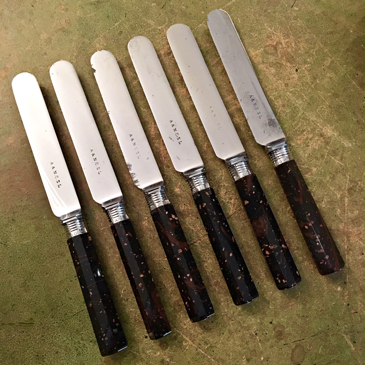 Set of 6 English Spotted Agate Knives