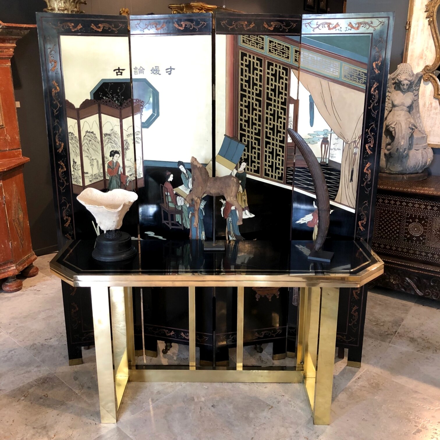 Very decorative Chinese four-fold lacquer screen, circa 1920. antique