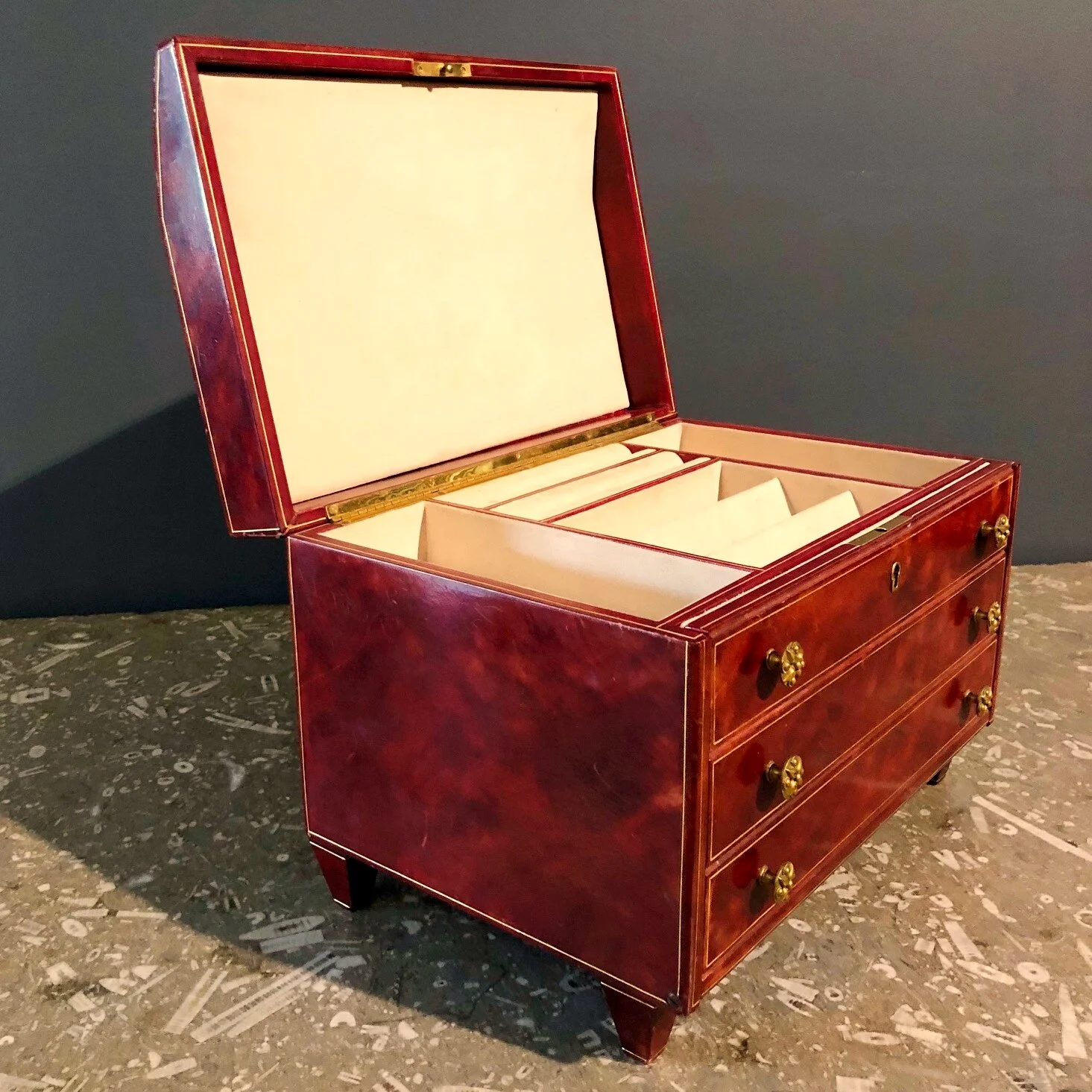 A fabulous quality “Liberty” leather jewellery case, circa 1920 antique