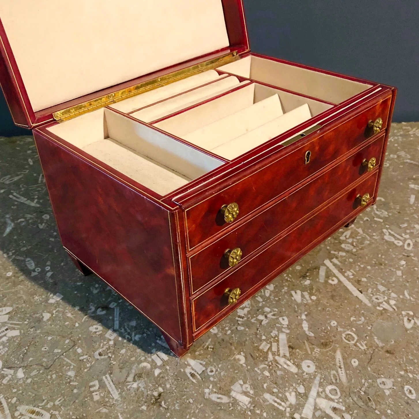 A fabulous quality “Liberty” leather jewellery case, circa 1920 antique